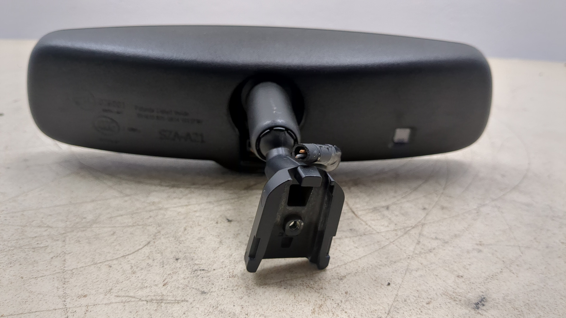 Зеркало заднего вида