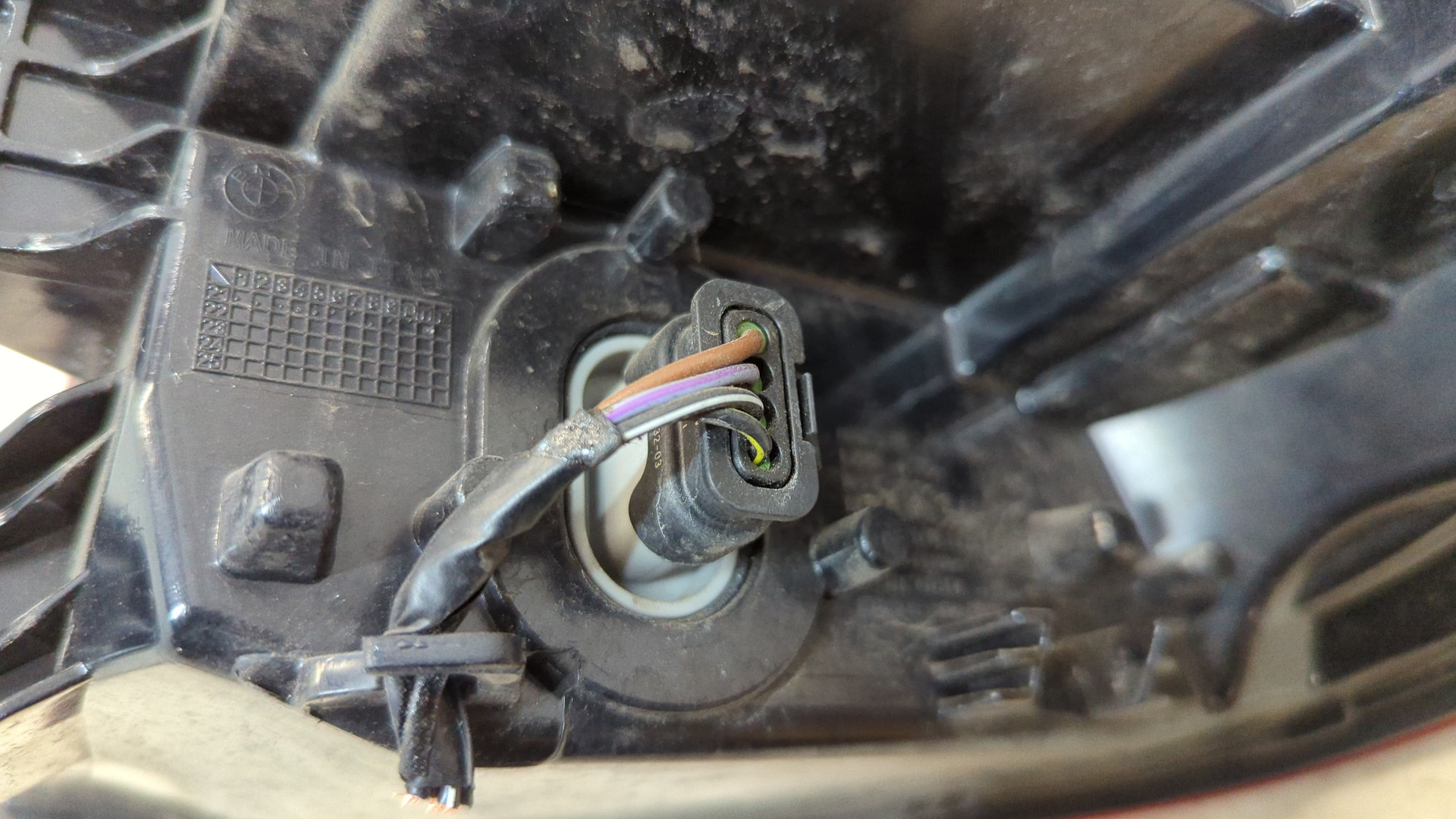 Фонарь задний левый