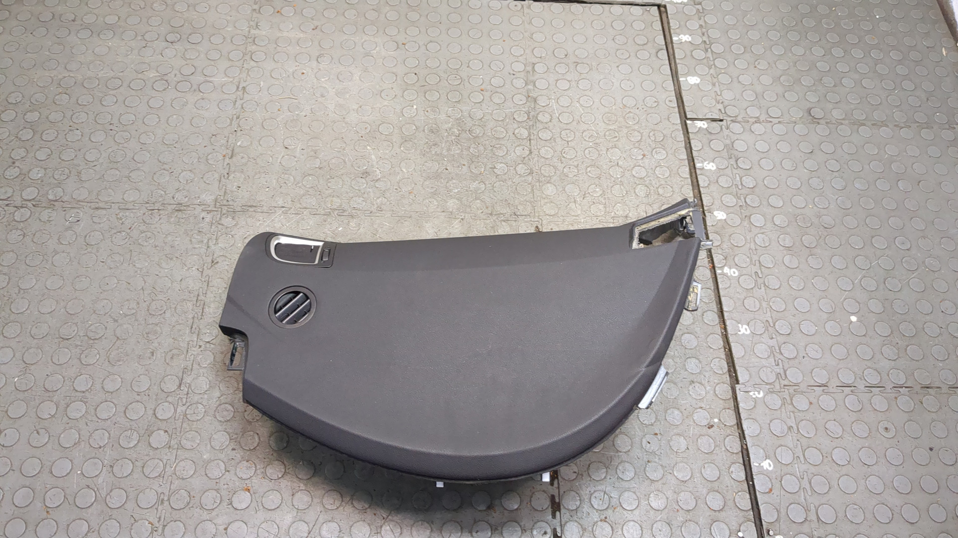 Подушка безопасности пассажирская (в торпедо)