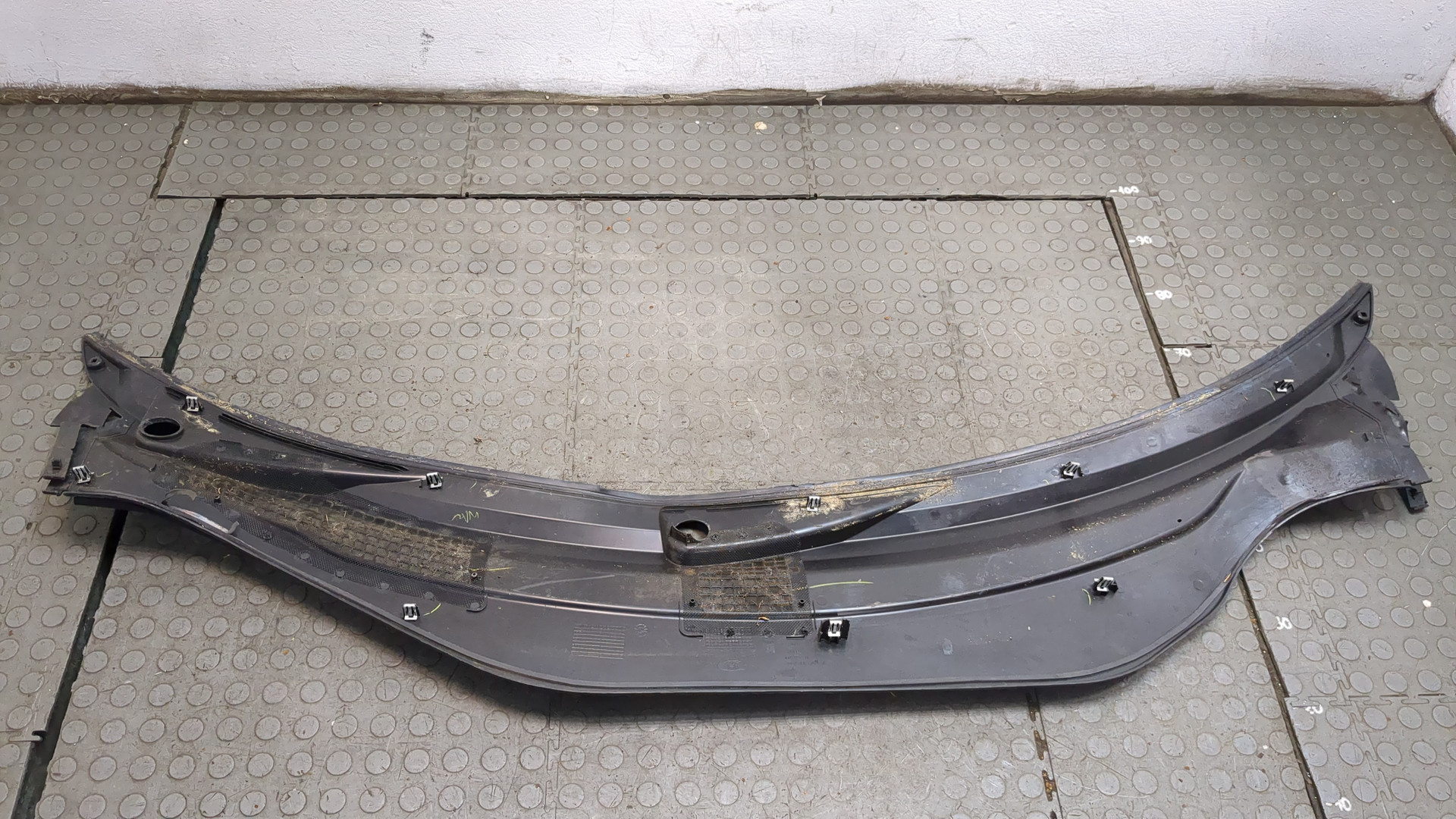 Решетка стеклоочистителей (Жабо)