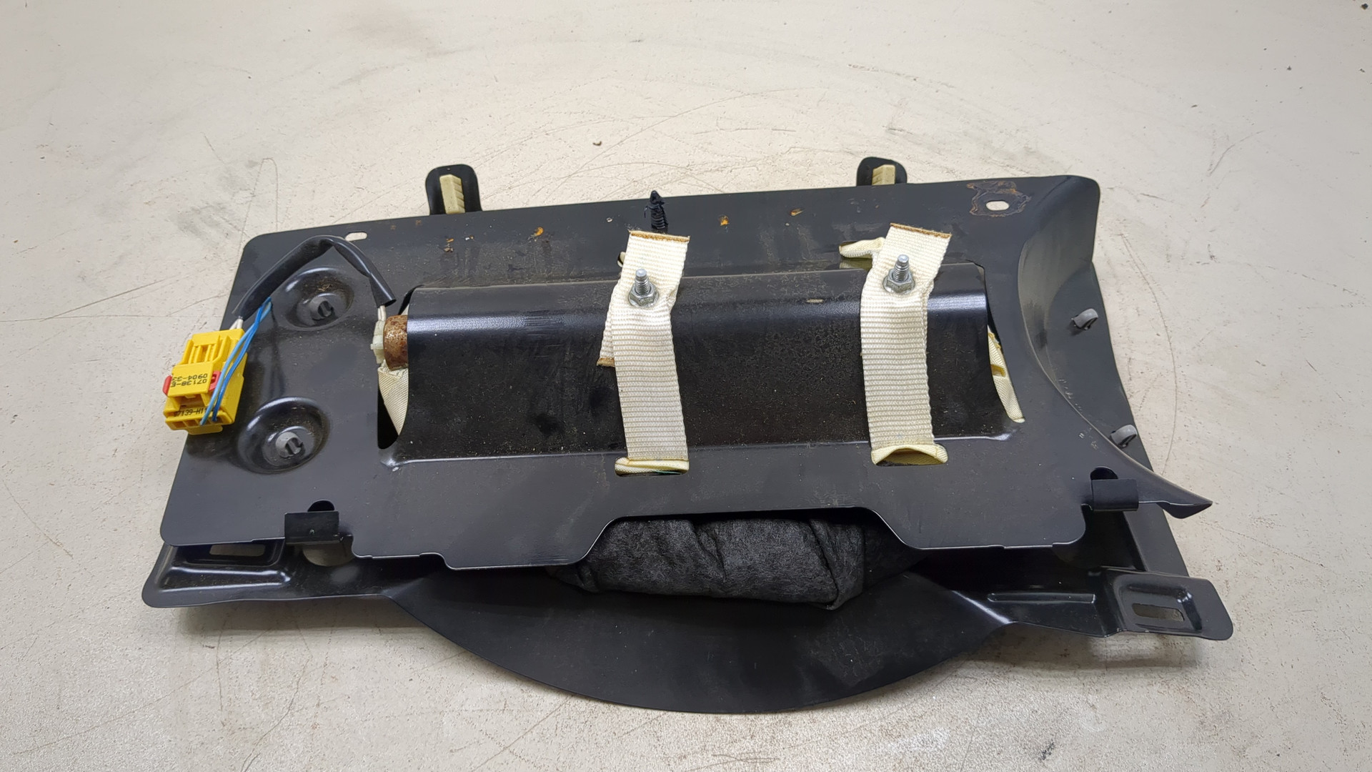 Подушка безопасности нижняя (для колен)