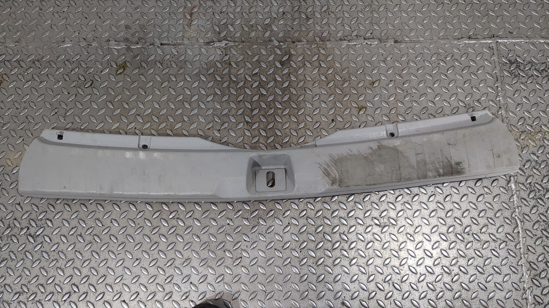 Обшивка багажника