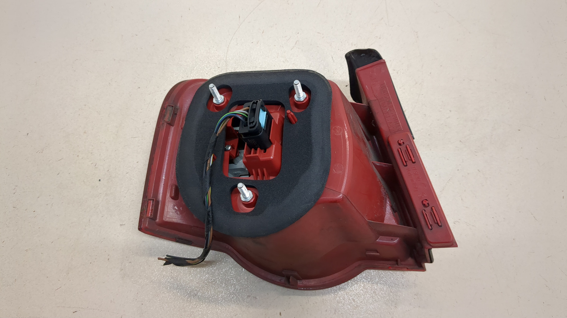 Фонарь задний правый