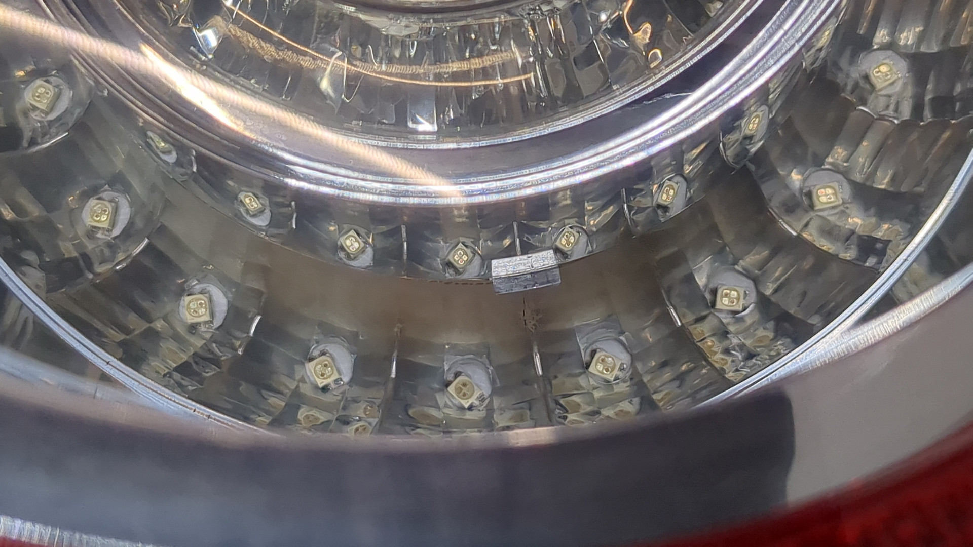 Фонарь задний правый