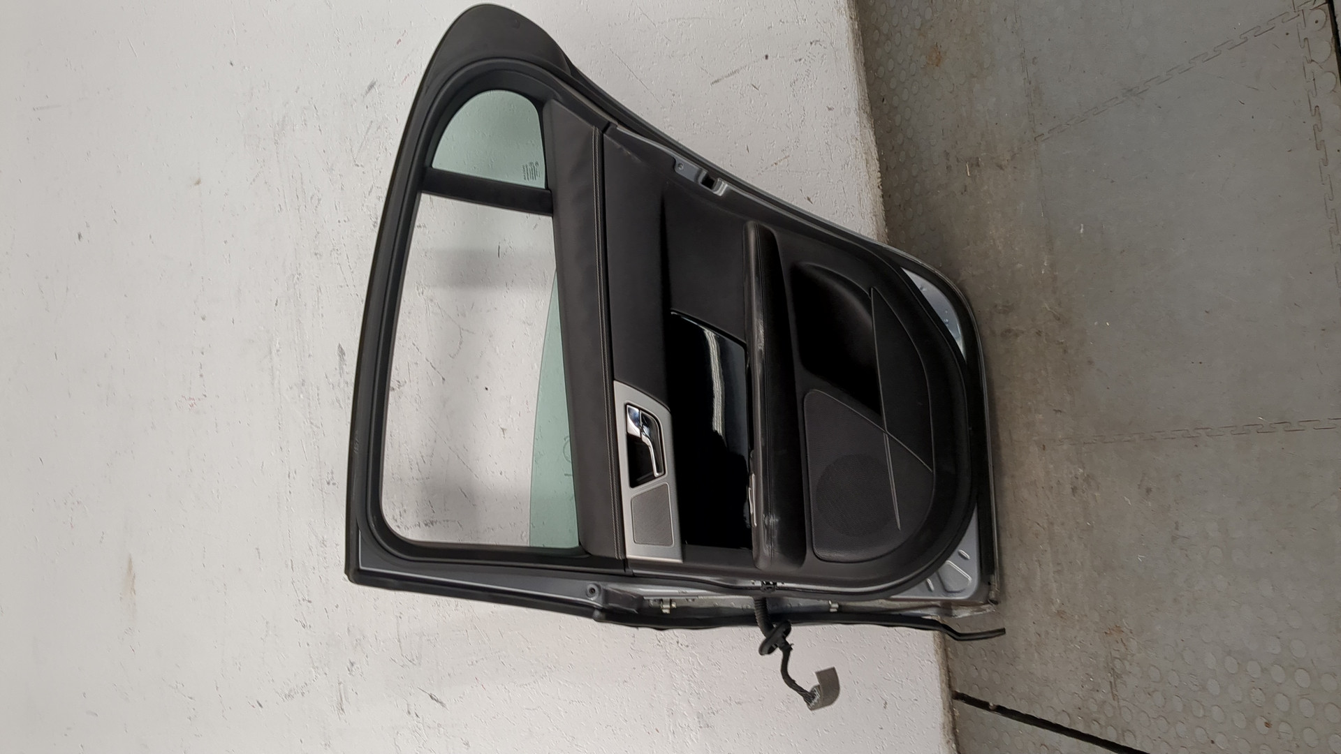 Дверь задняя правая