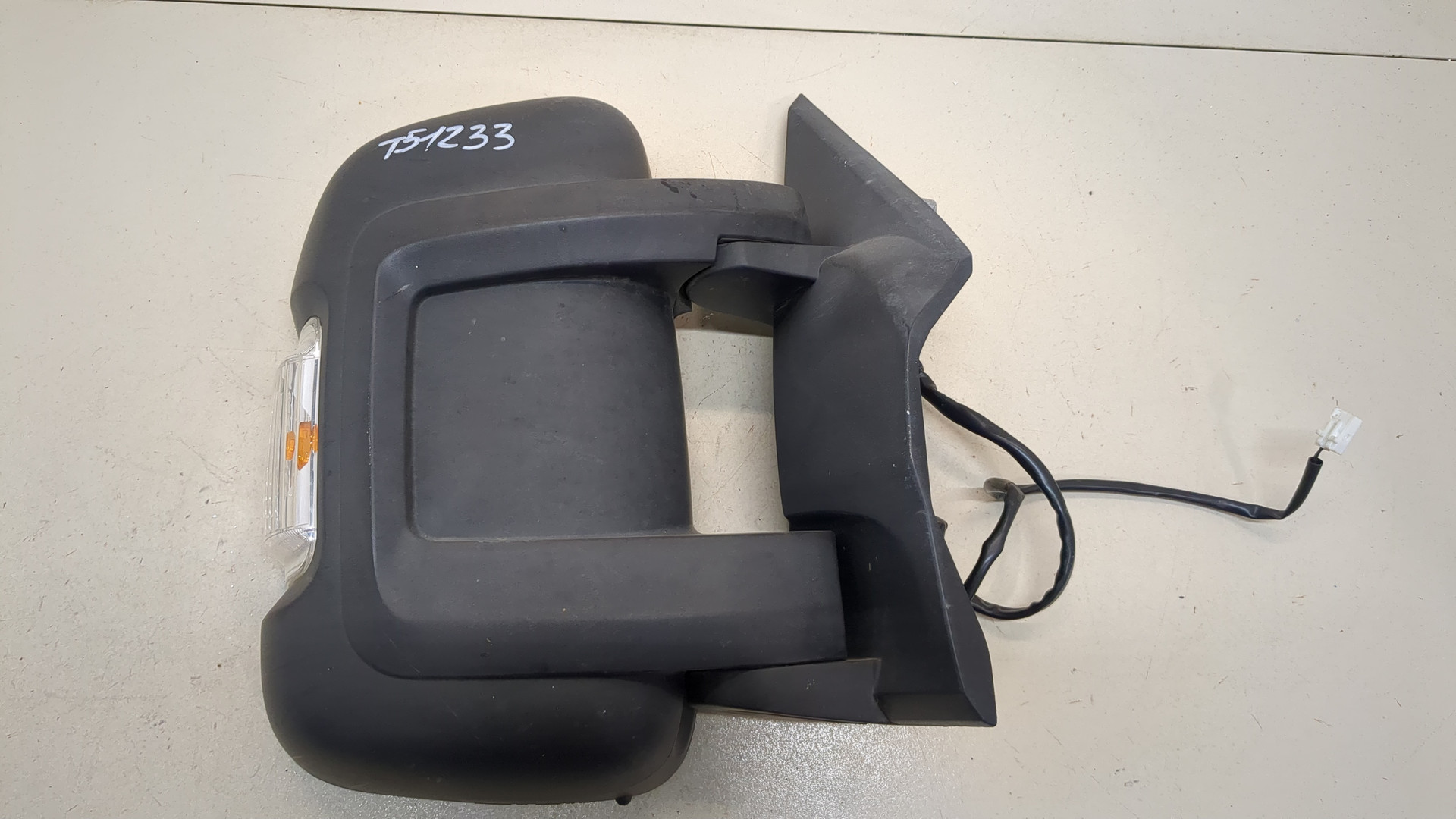 Зеркало правое электрическое