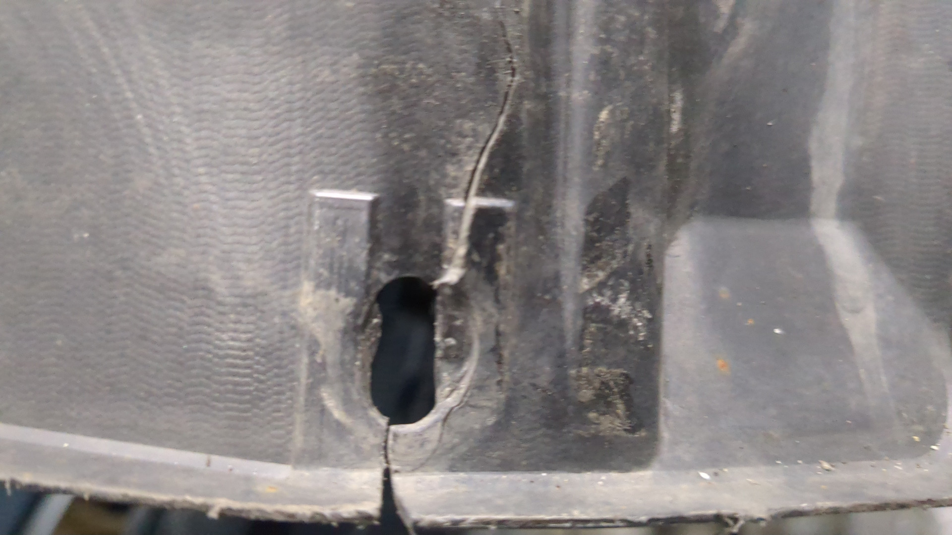 Локер передний левый