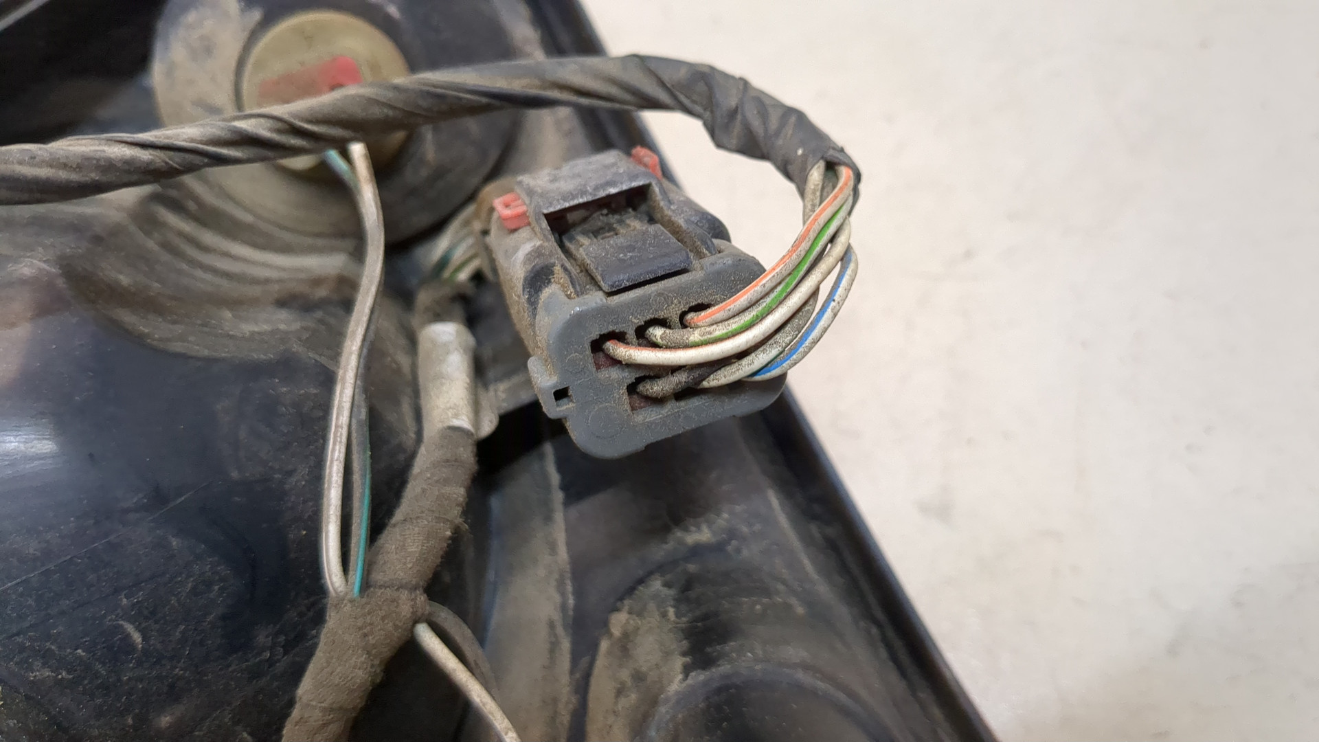 Фонарь задний правый