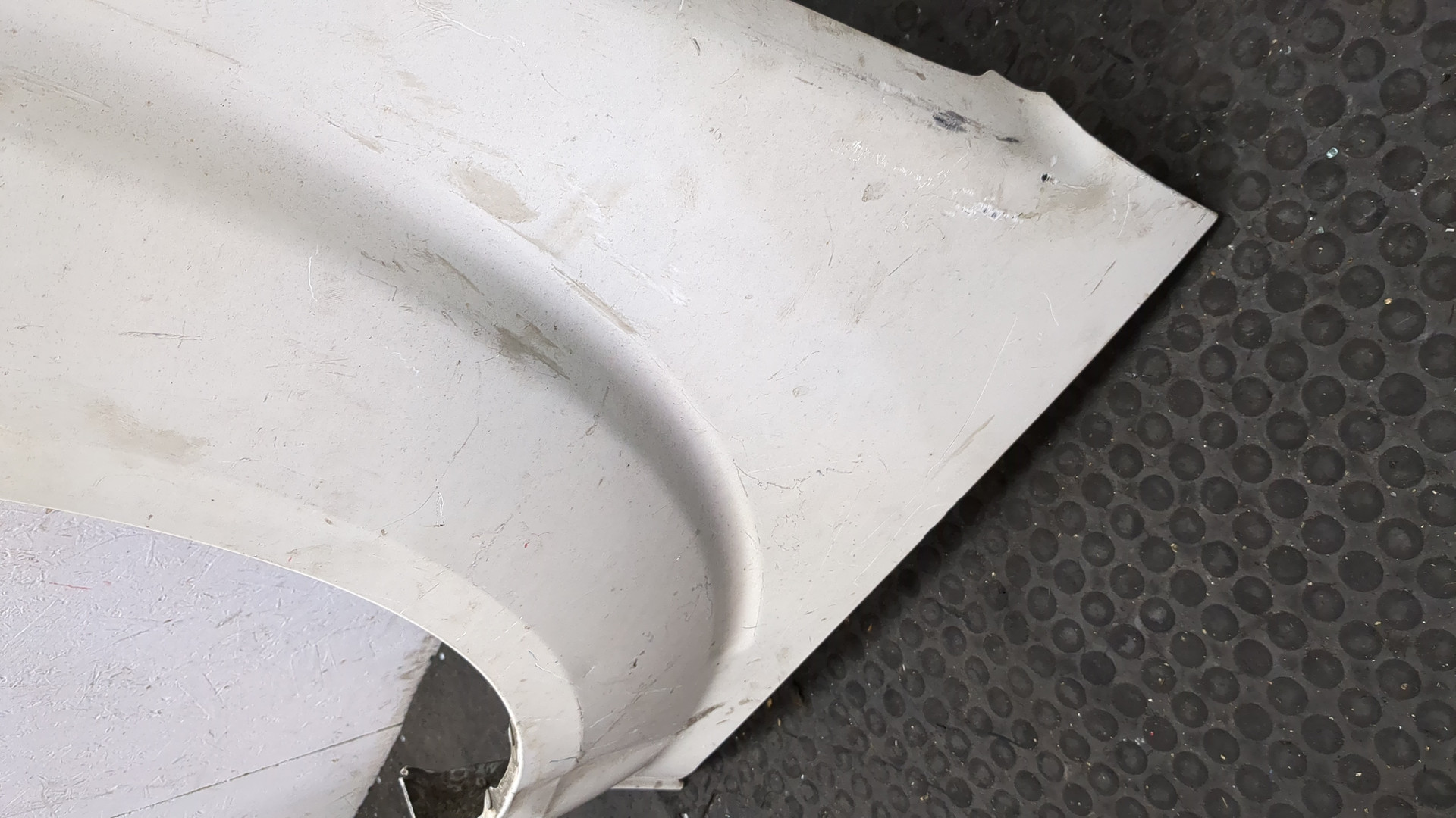 Крыло переднее левое