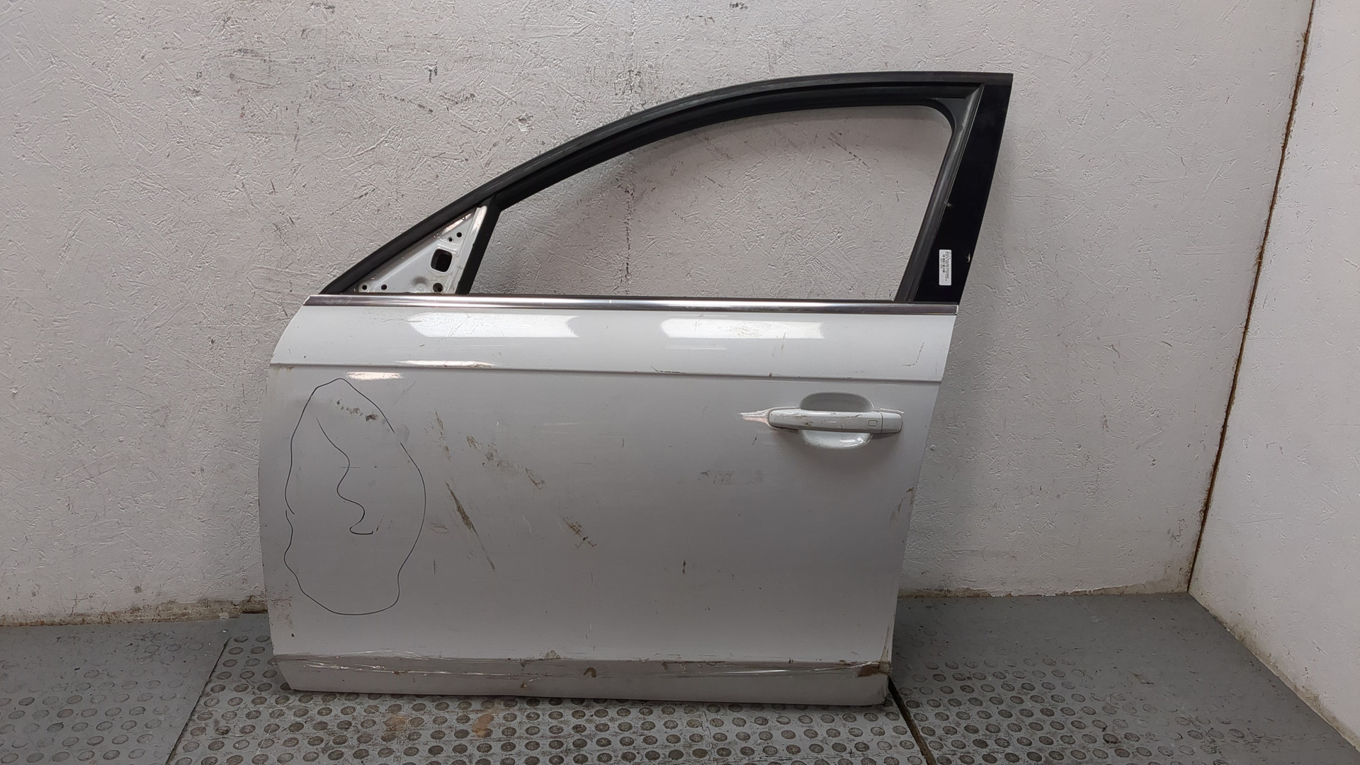 Дверь передняя левая