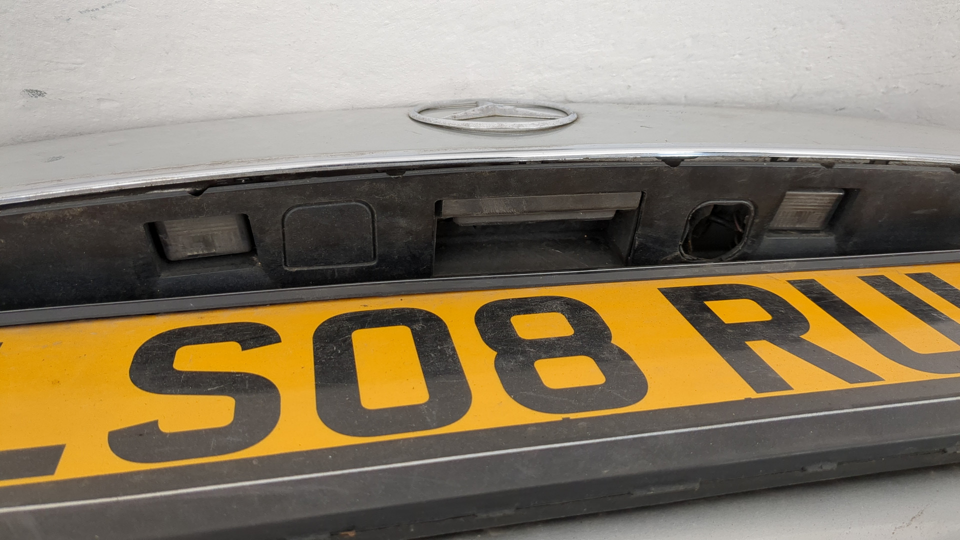 Дверь багажника