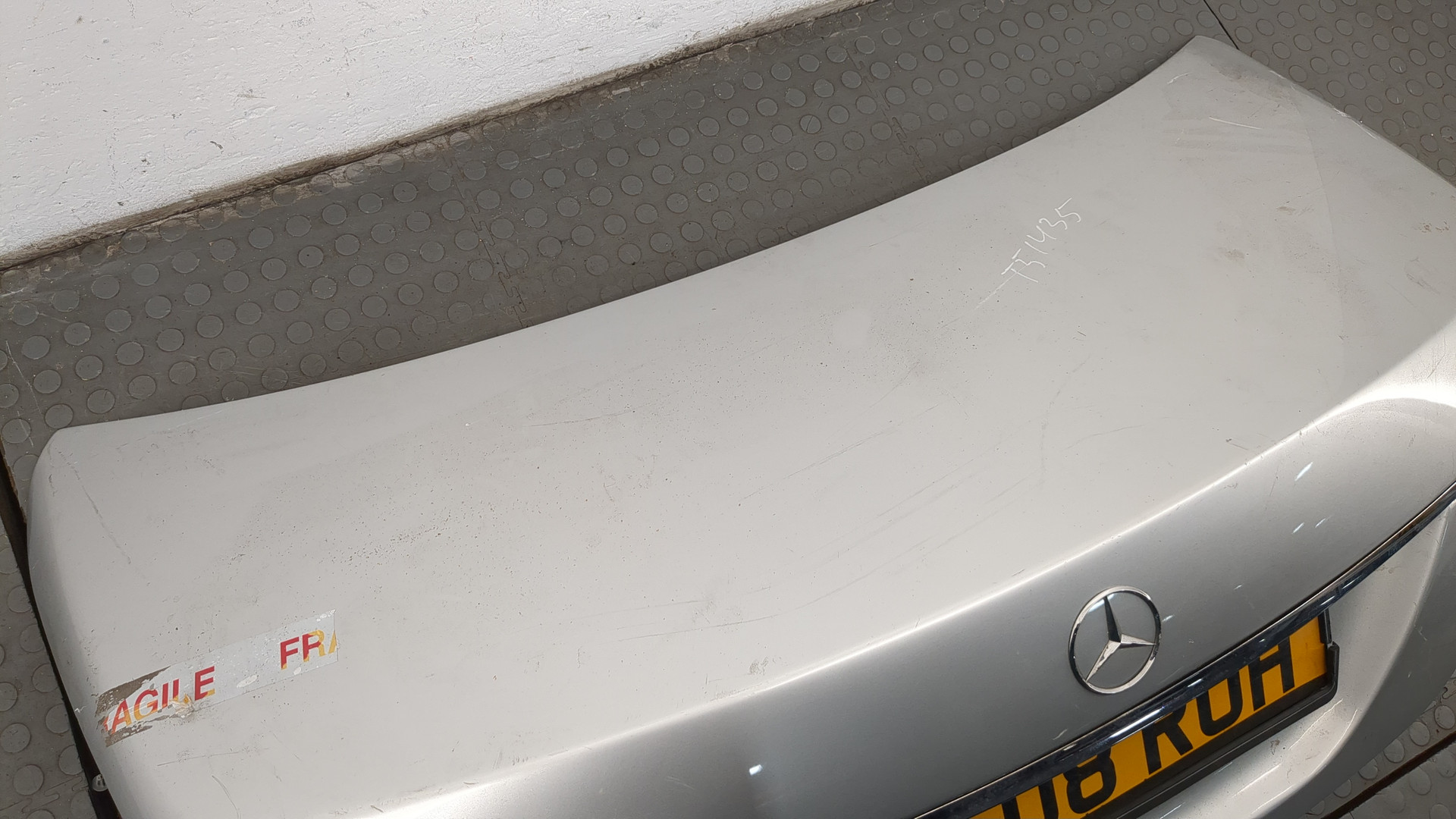 Дверь багажника