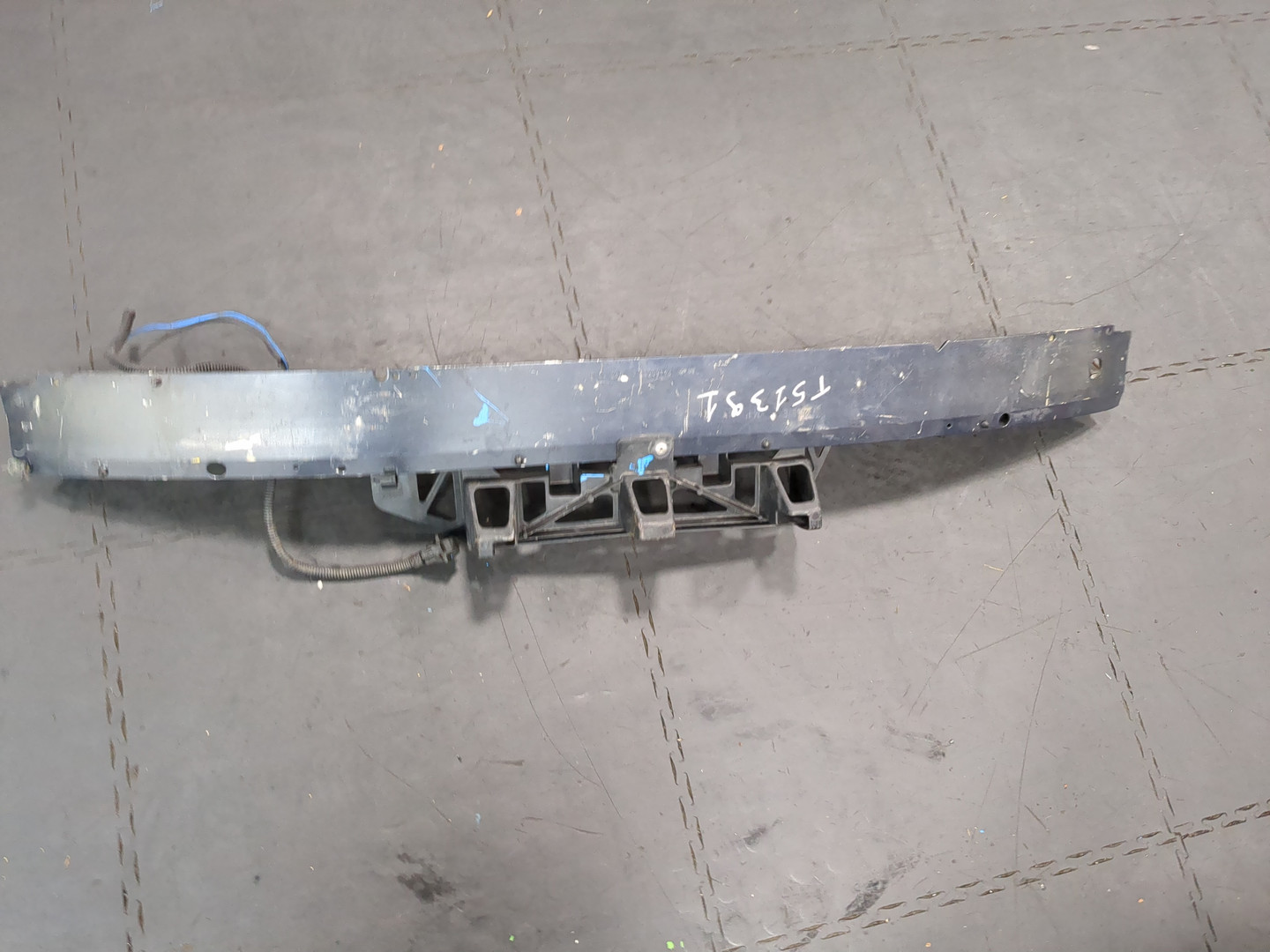 Усилитель переднего бампера