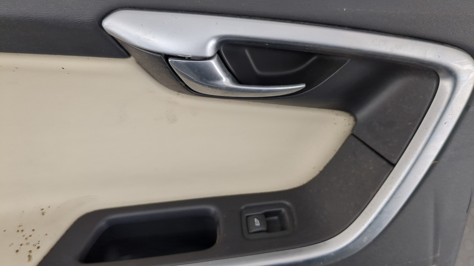 Дверь задняя левая