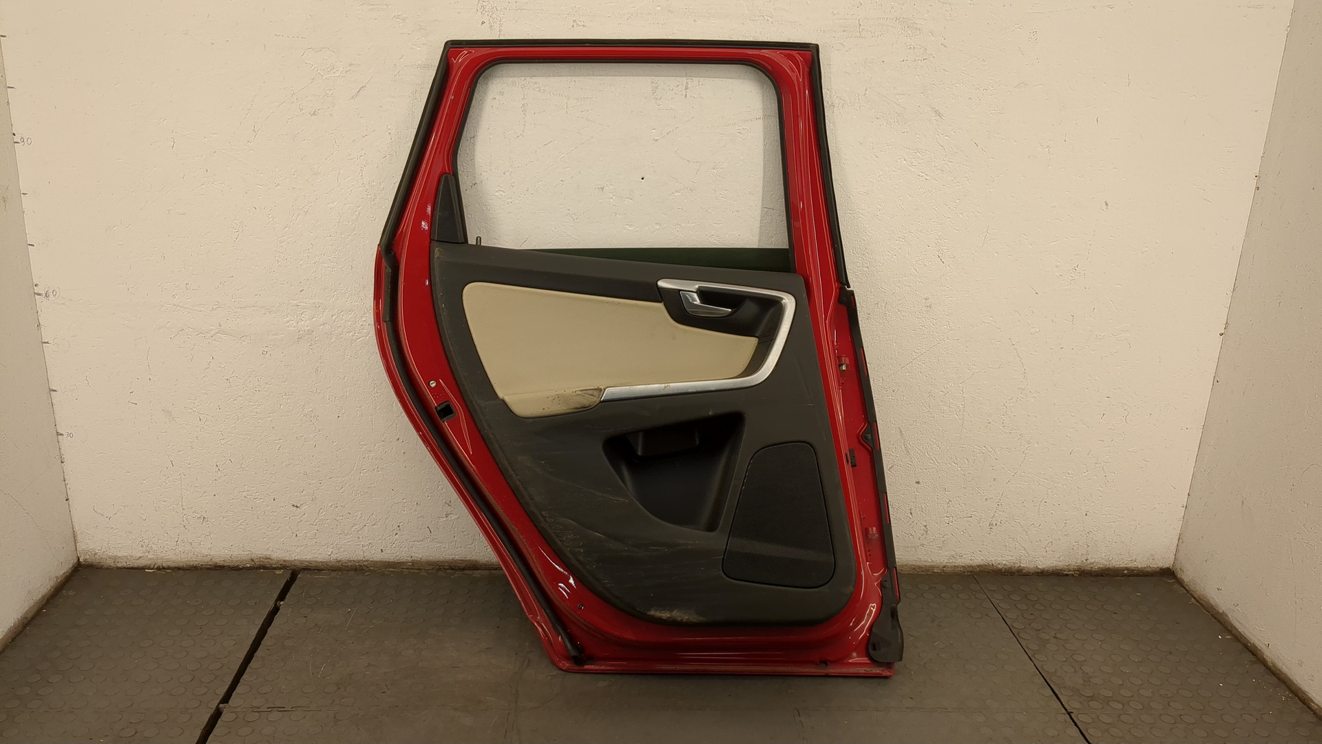 Дверь задняя левая