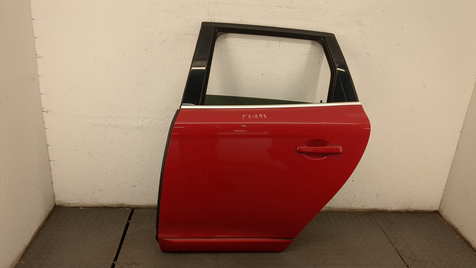 Дверь задняя левая