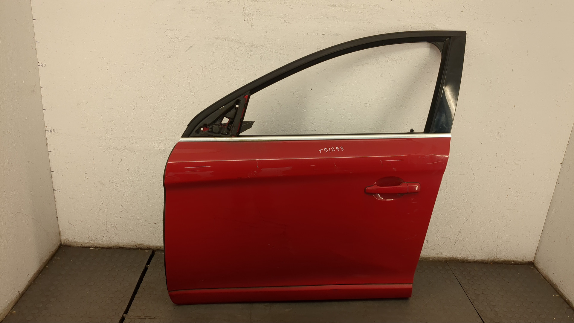 Дверь передняя левая