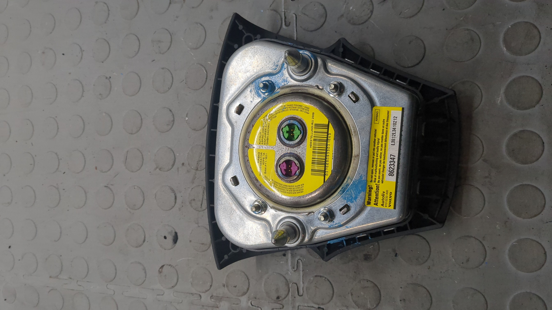 Подушка безопасности в рулевое колесо