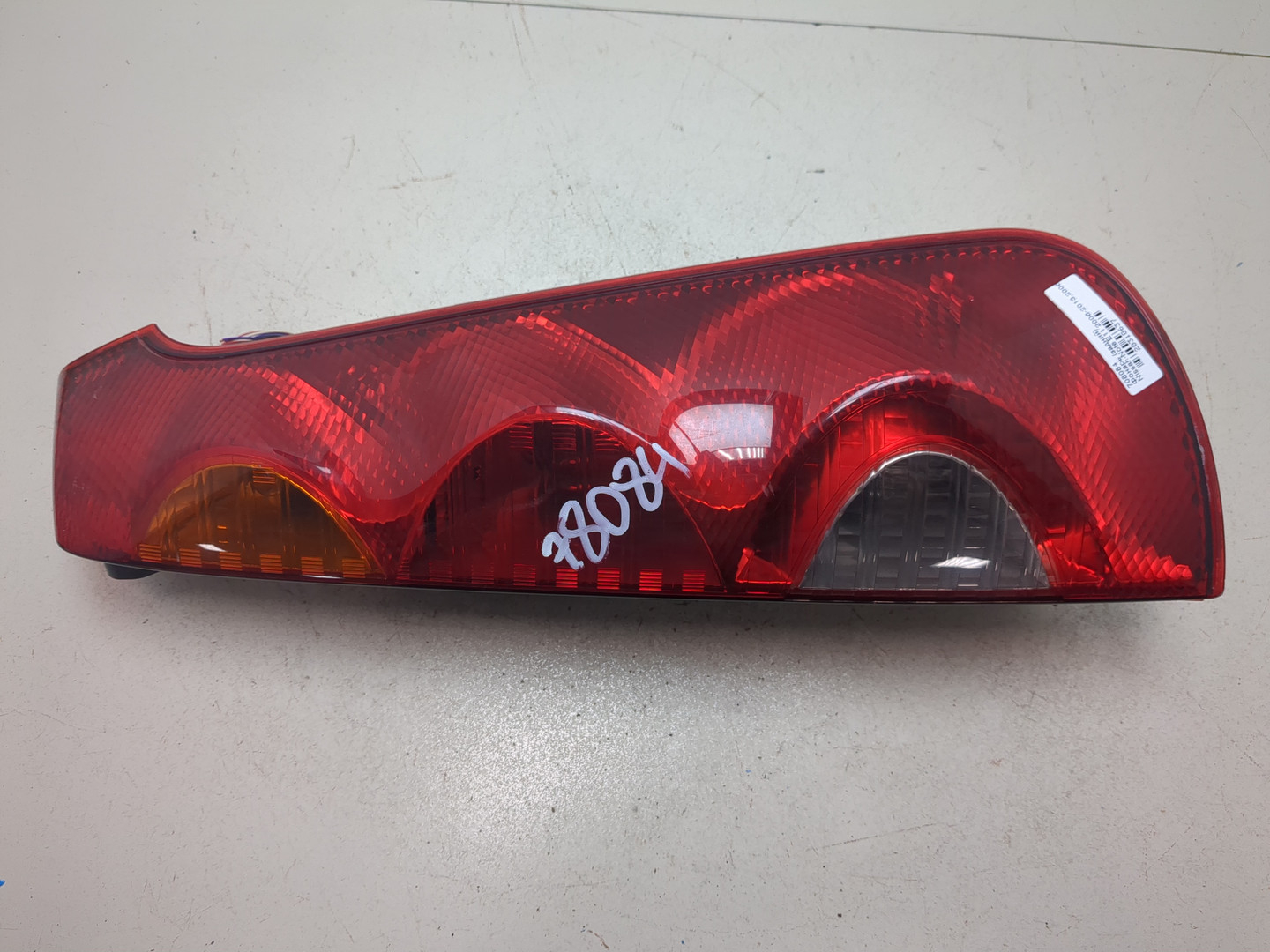 Фонарь задний правый