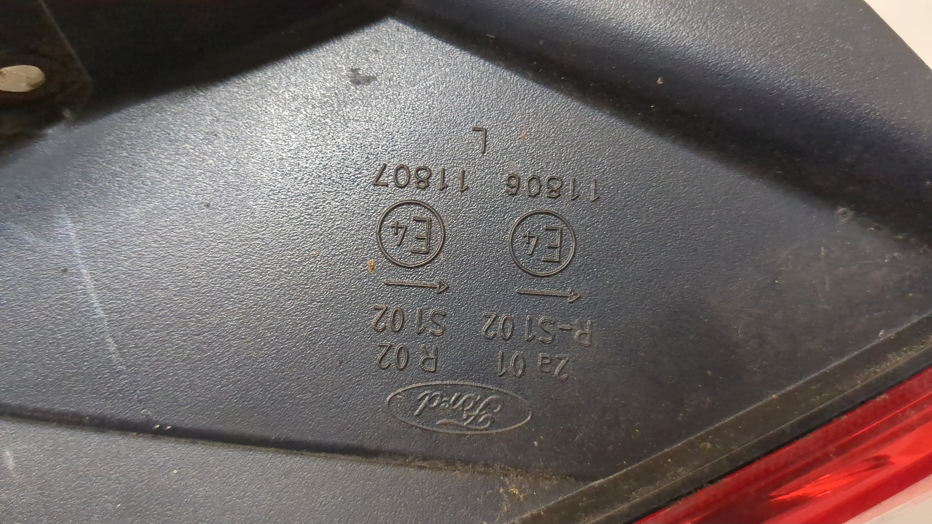 Фонарь задний левый