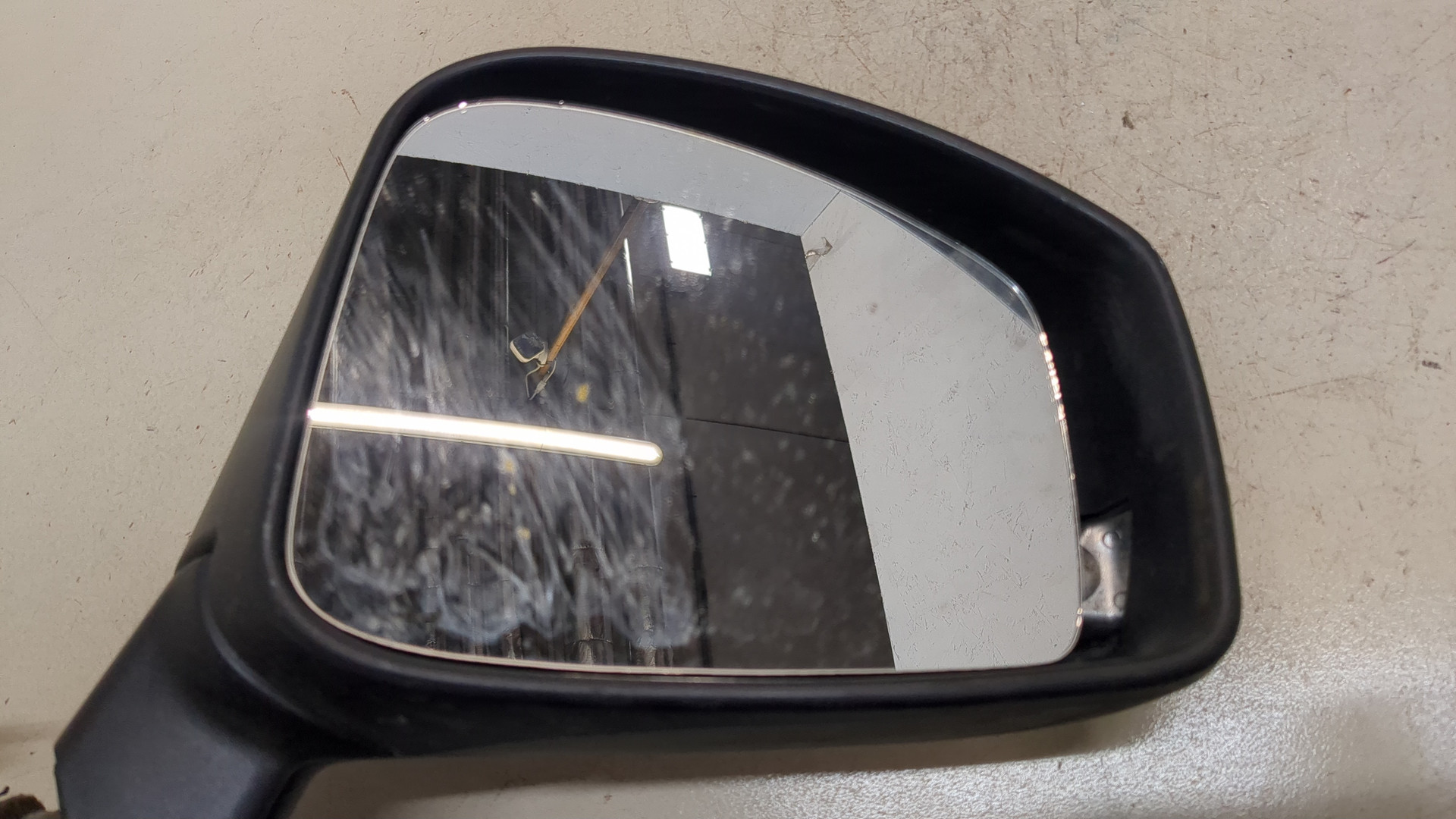 Зеркало правое электрическое