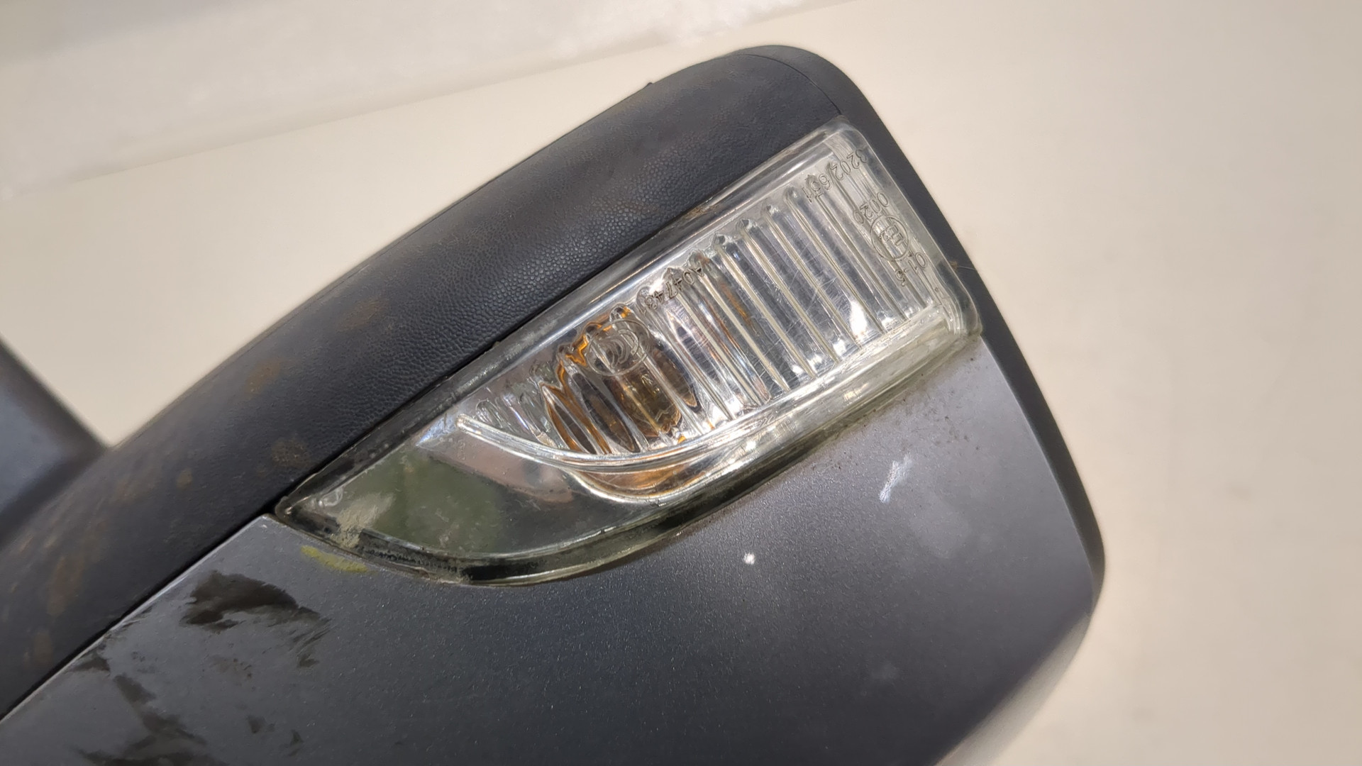 Зеркало правое электрическое