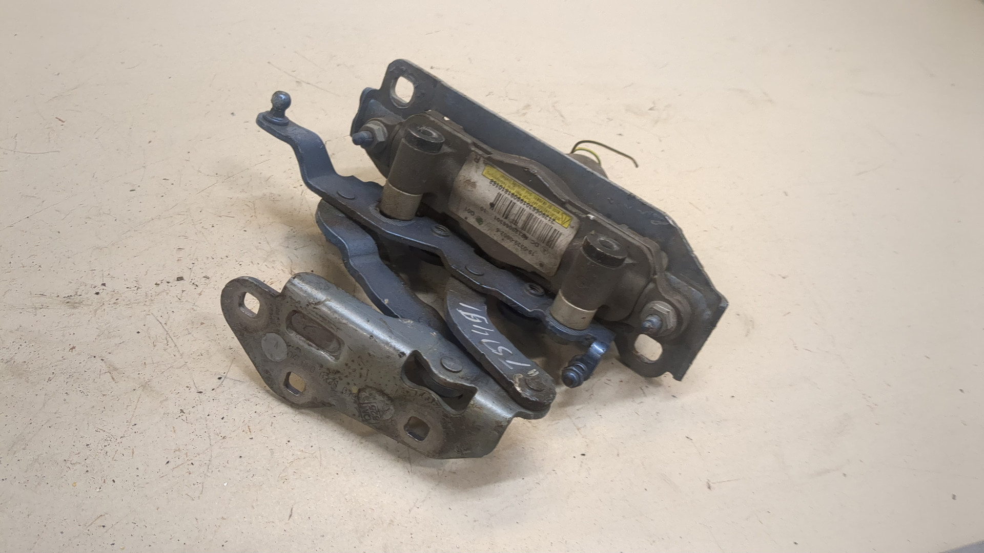 AP-0016398195 AP-0016398195