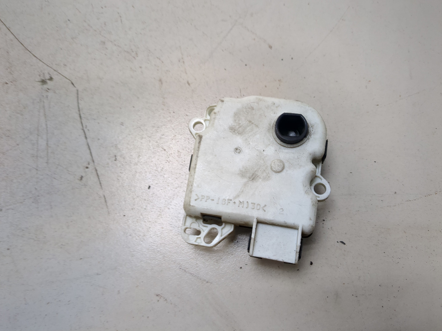 Моторчик заслонки печки