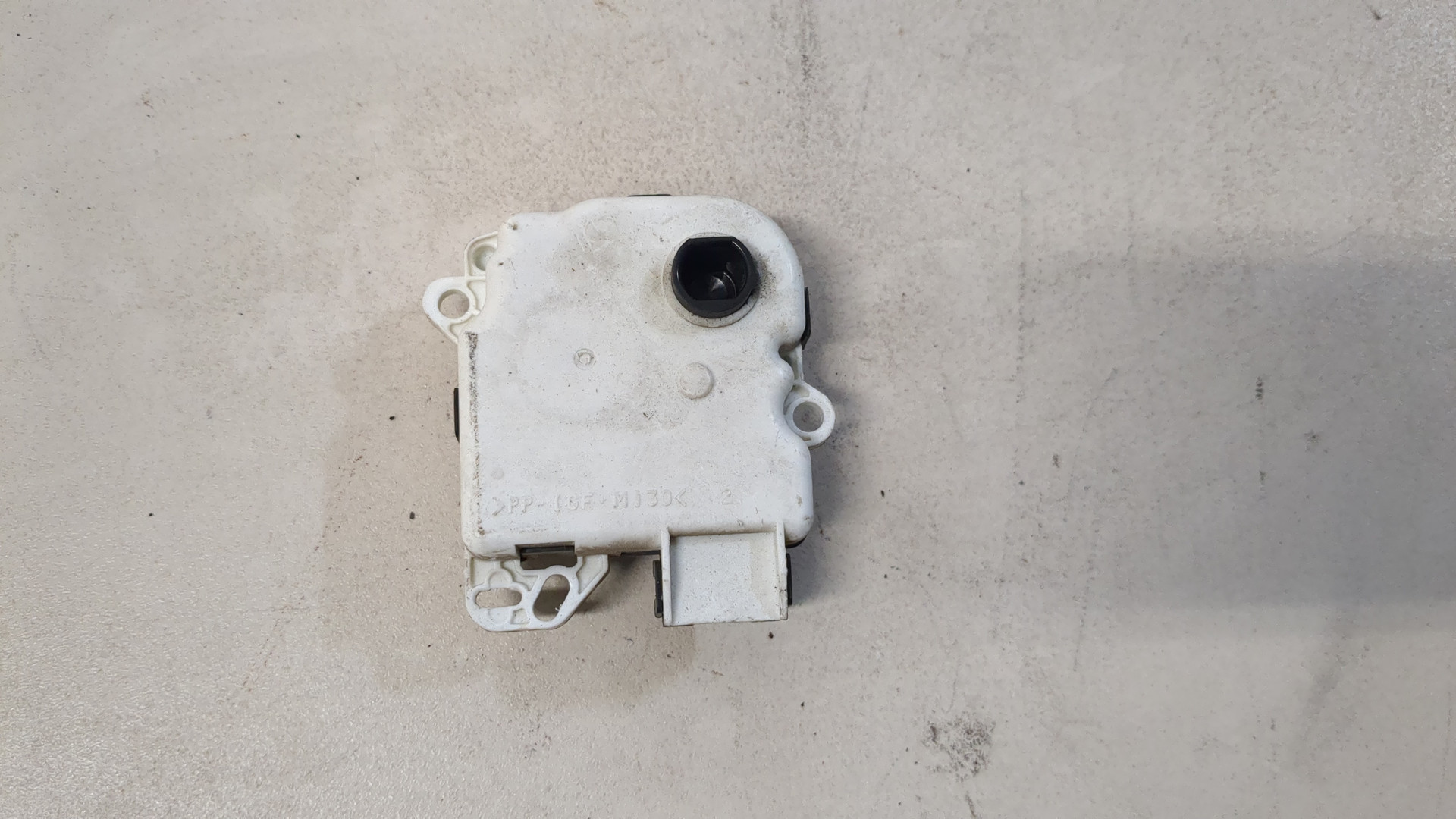 Моторчик заслонки печки