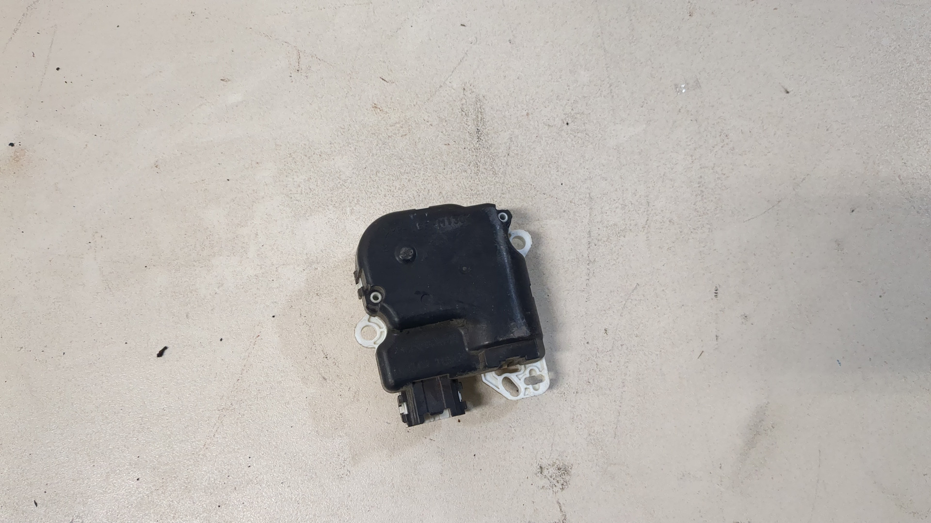 Моторчик заслонки печки