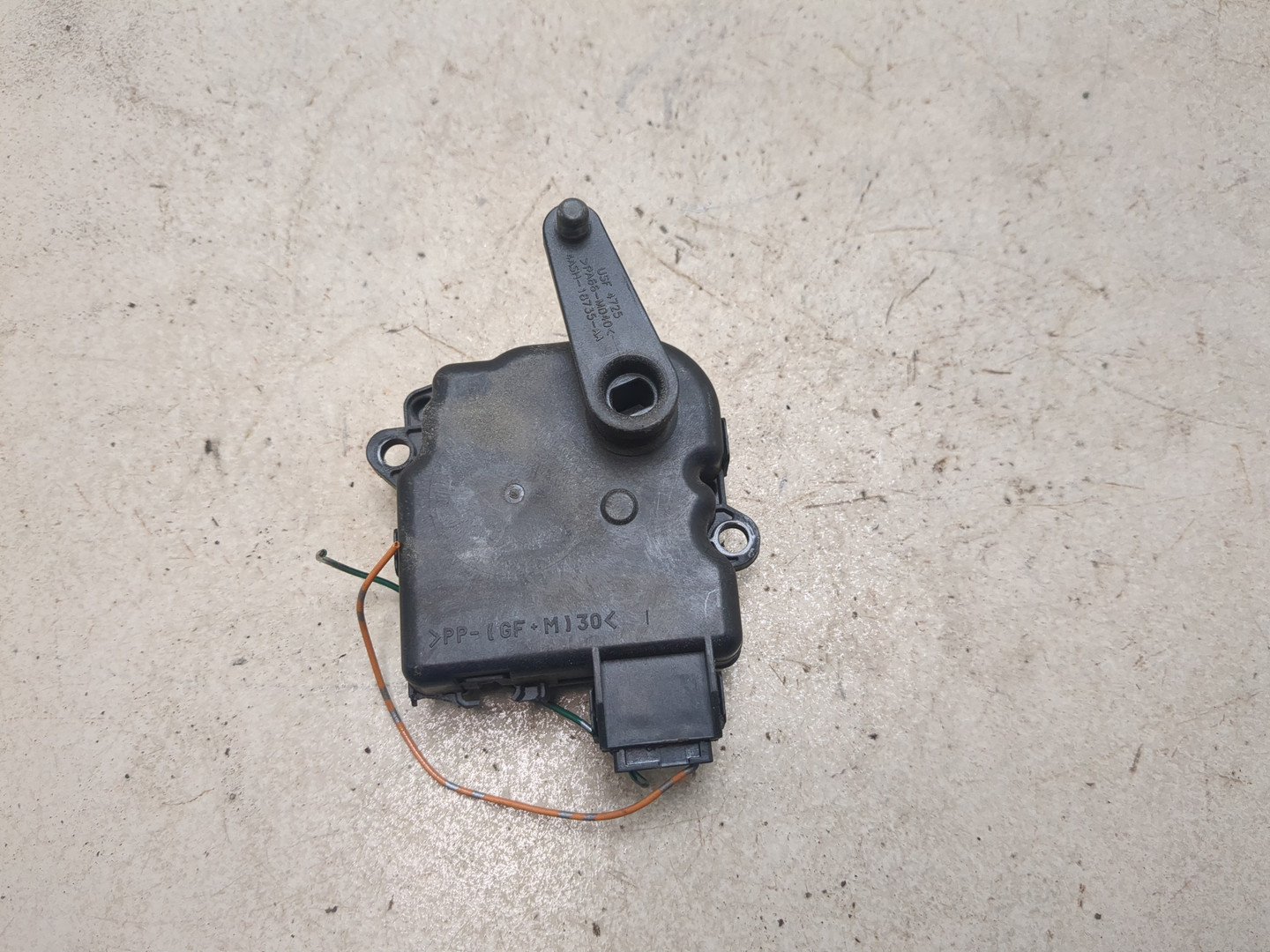 Моторчик заслонки печки