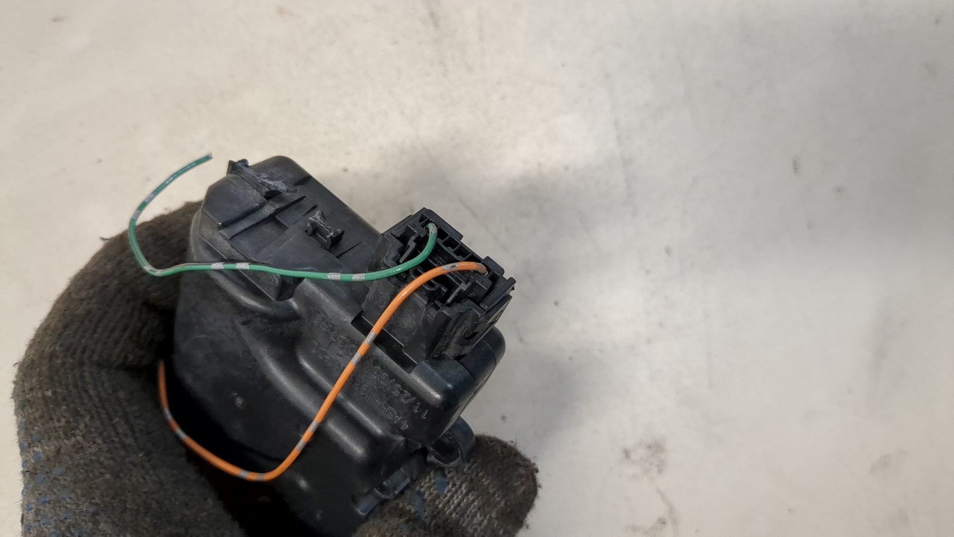 Моторчик заслонки печки