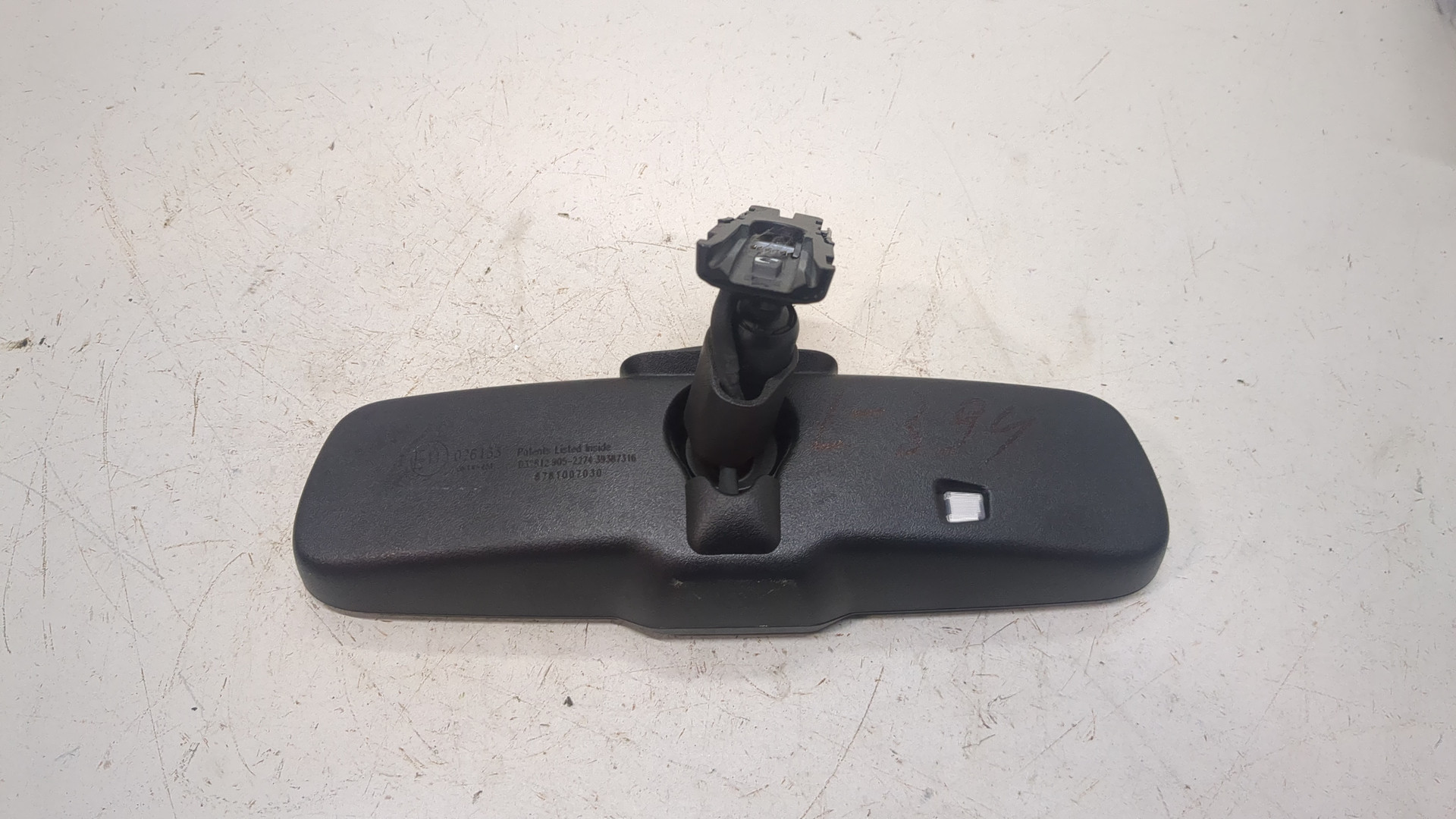 Зеркало заднего вида