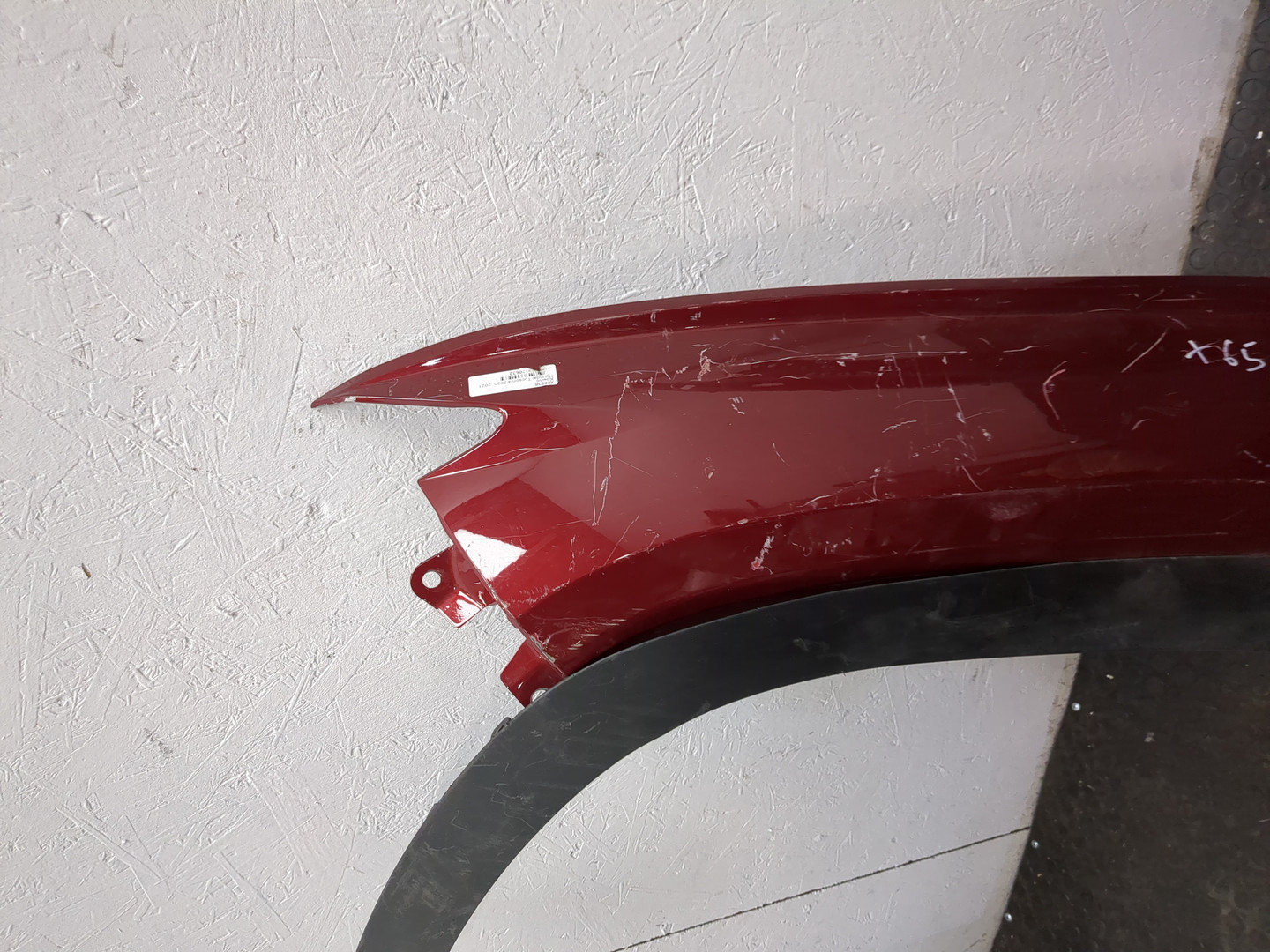 Крыло переднее левое