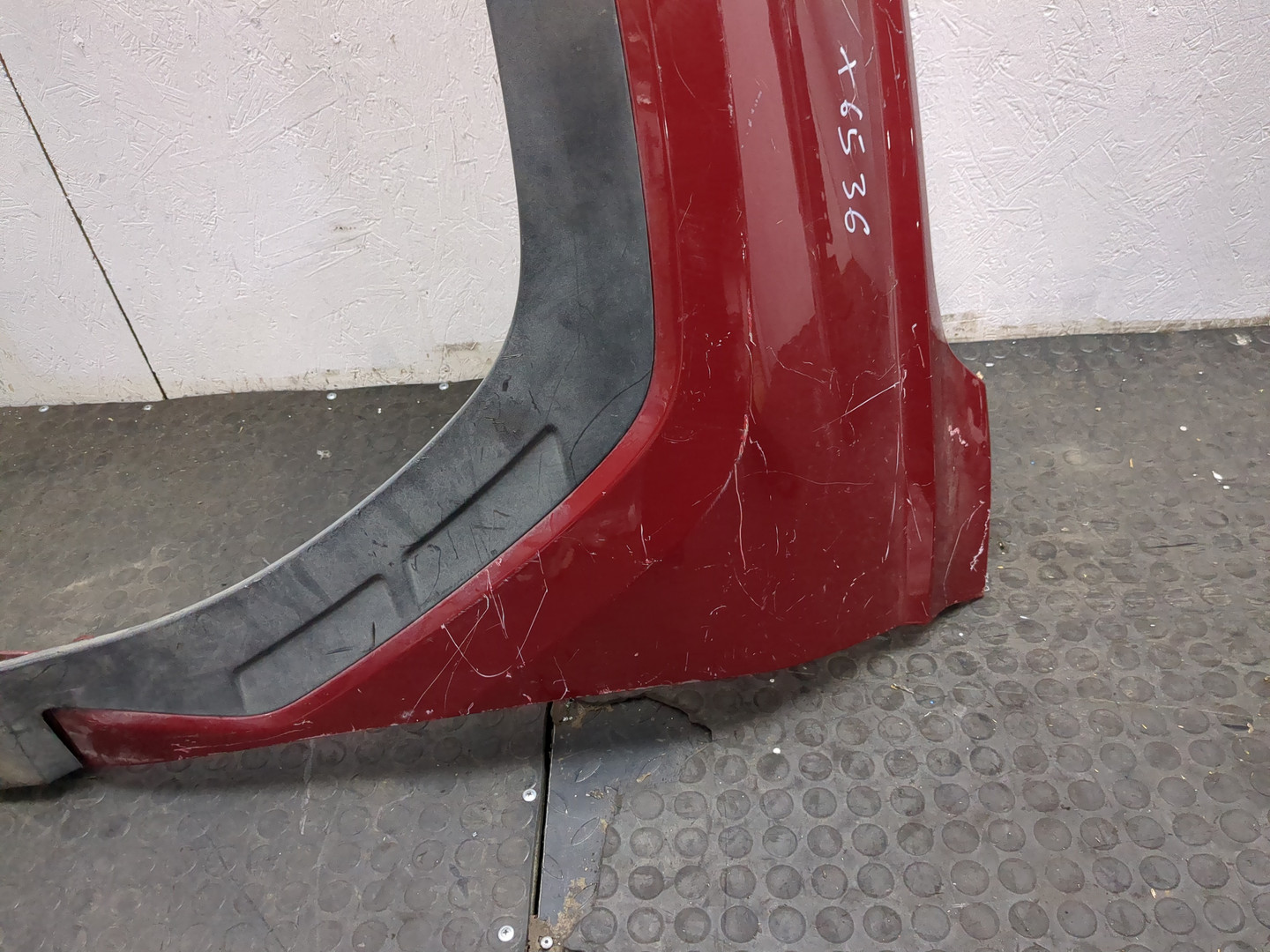 Крыло переднее левое