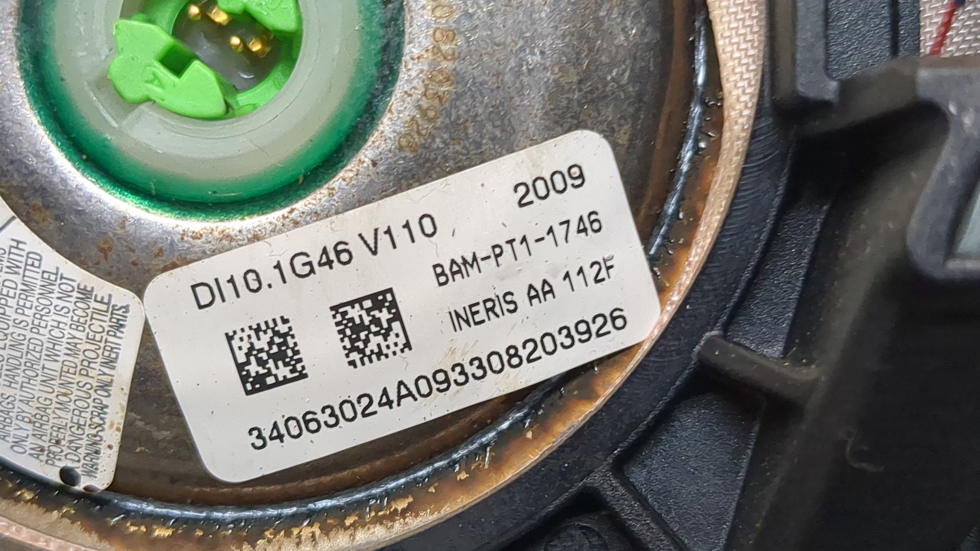 Подушка безопасности в рулевое колесо