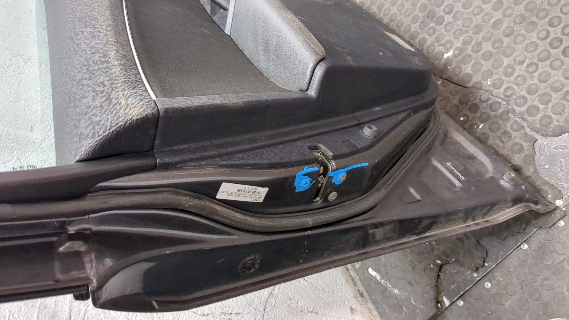 Дверь передняя левая