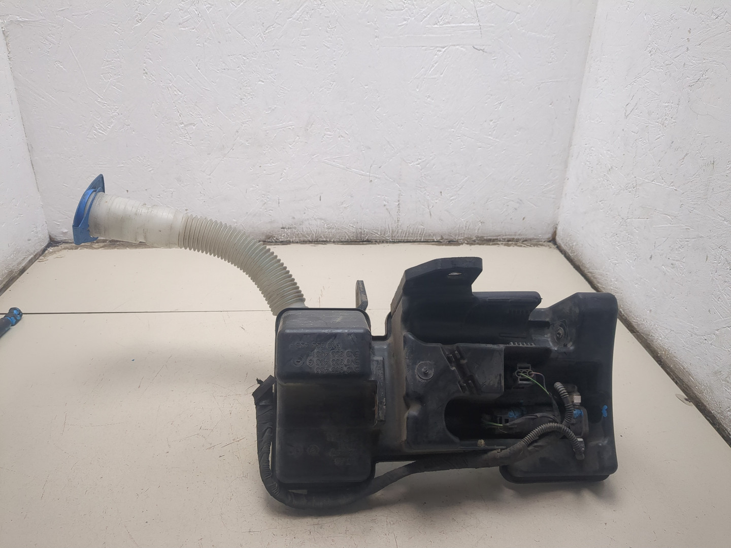 Бачок омывателя лобового стекла