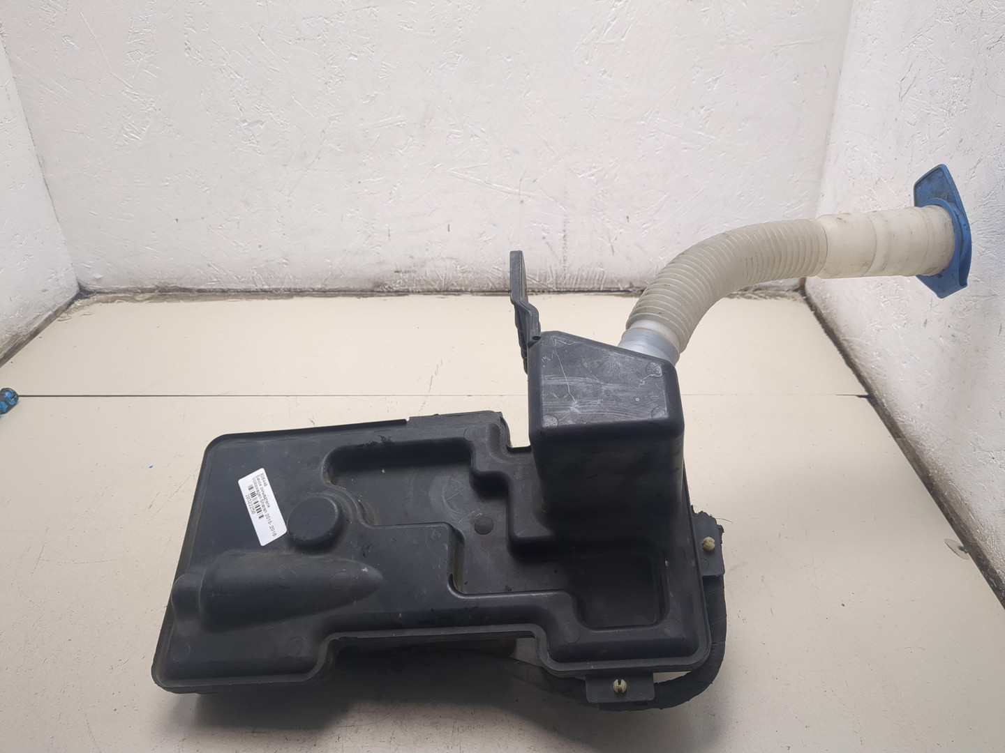 Бачок омывателя лобового стекла