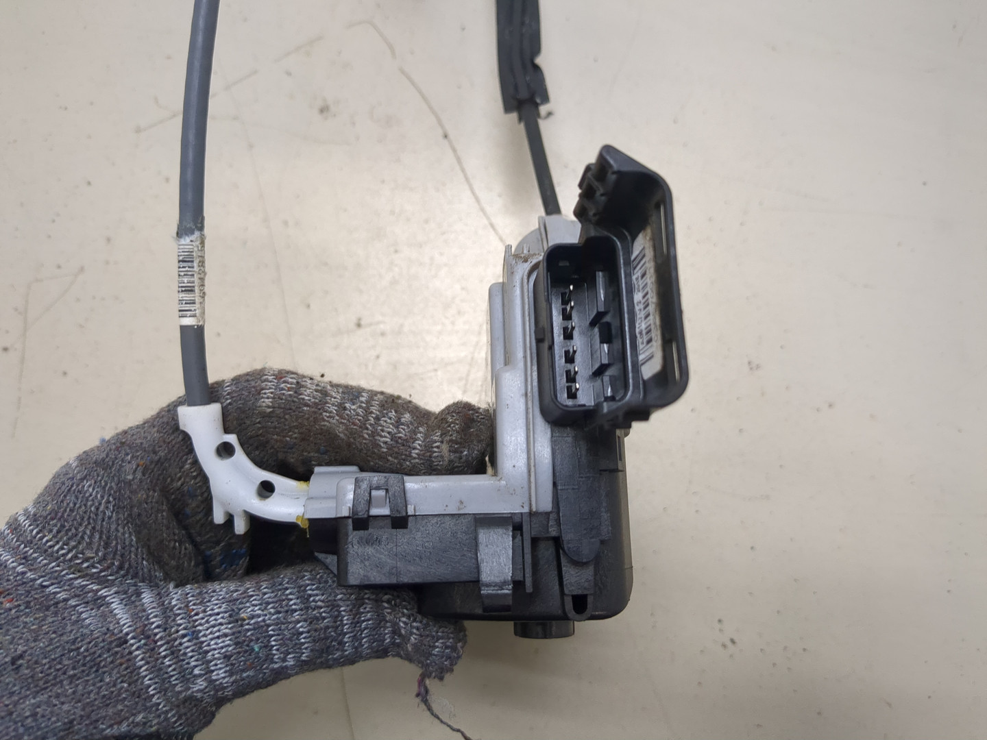 Замок двери задней правой