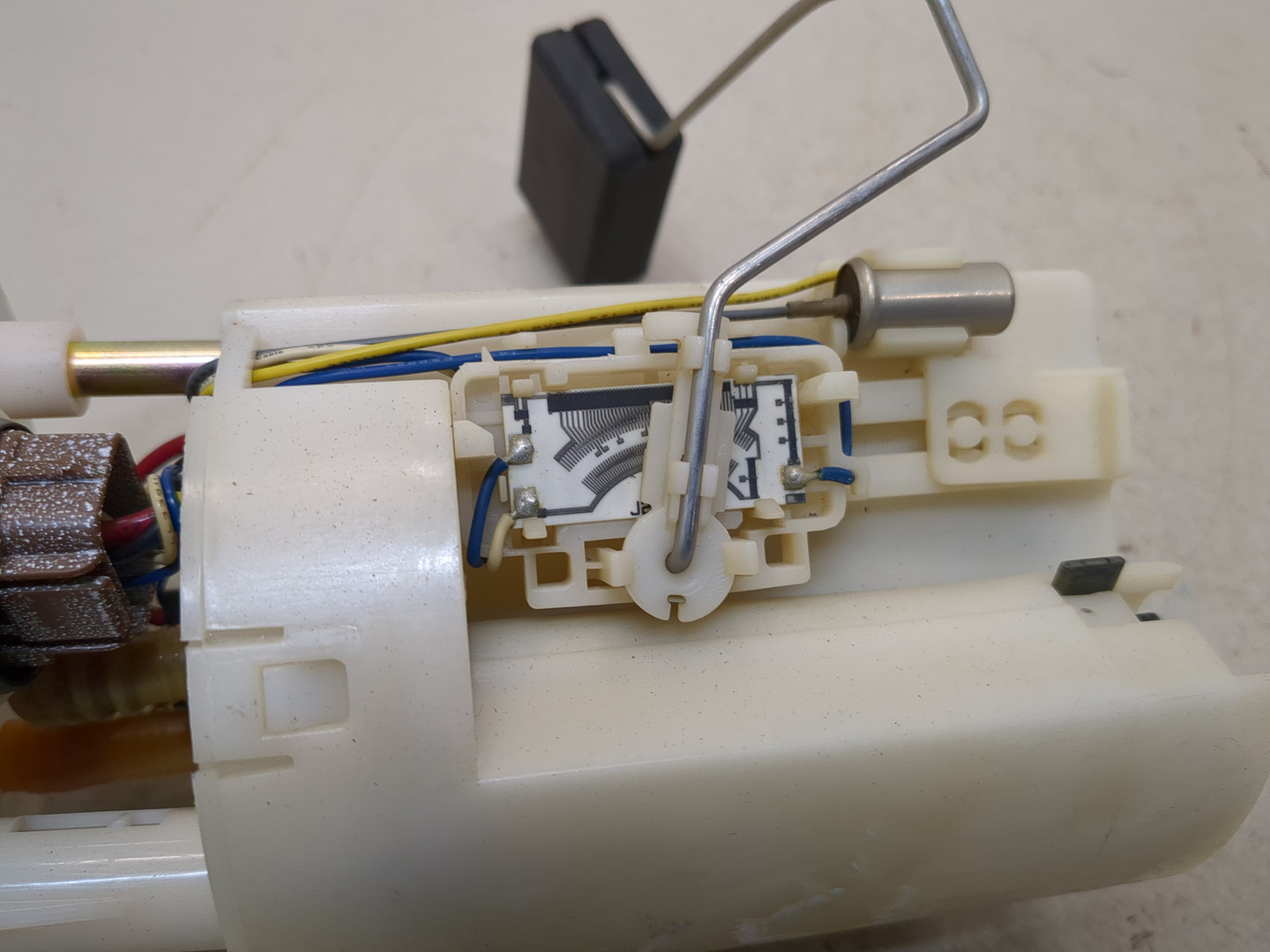 Насос топливный электрический