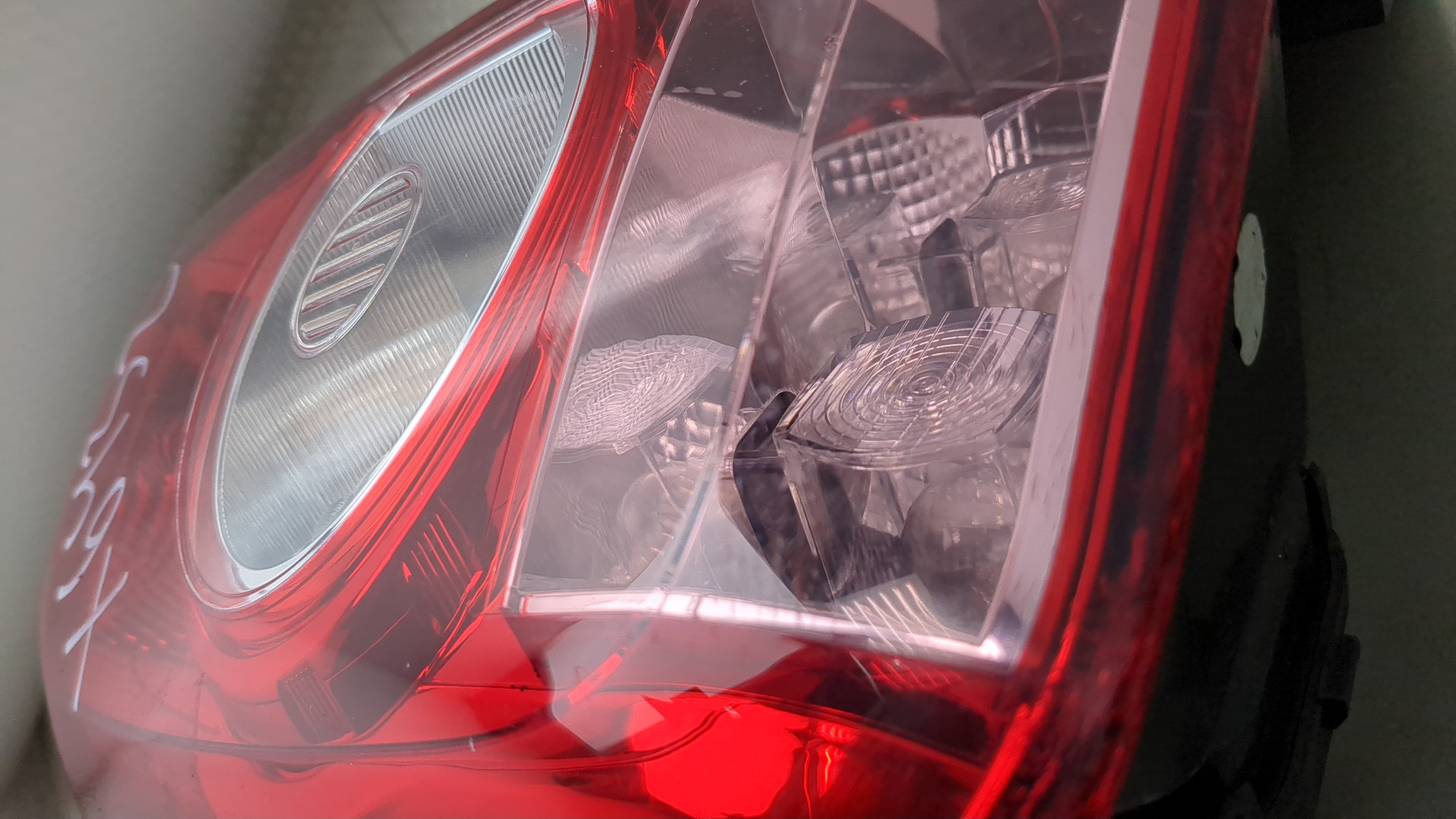 Фонарь задний левый