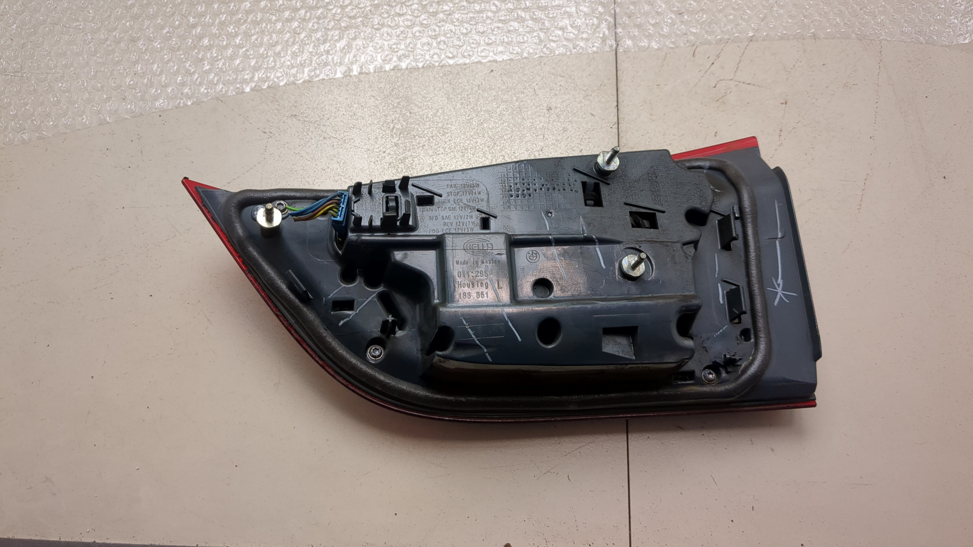 Фонарь задний внутренний левый