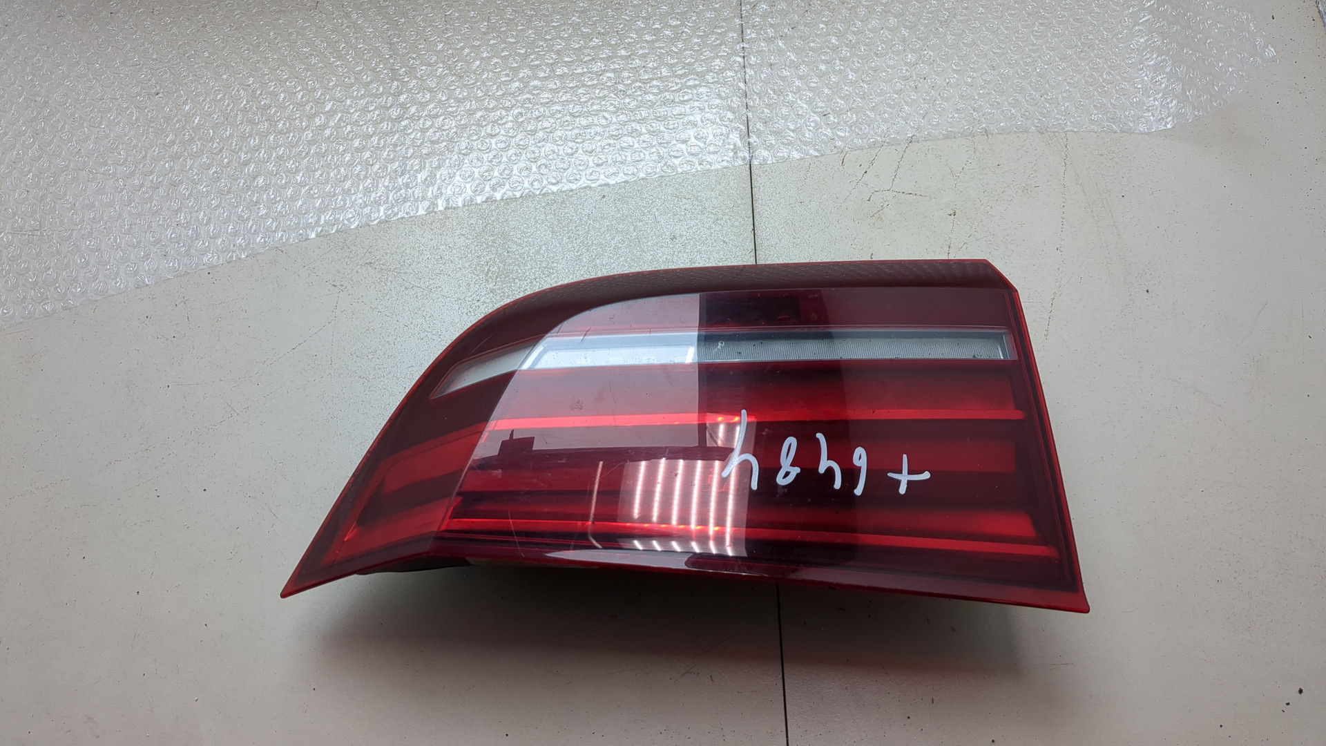 Фонарь задний внутренний левый