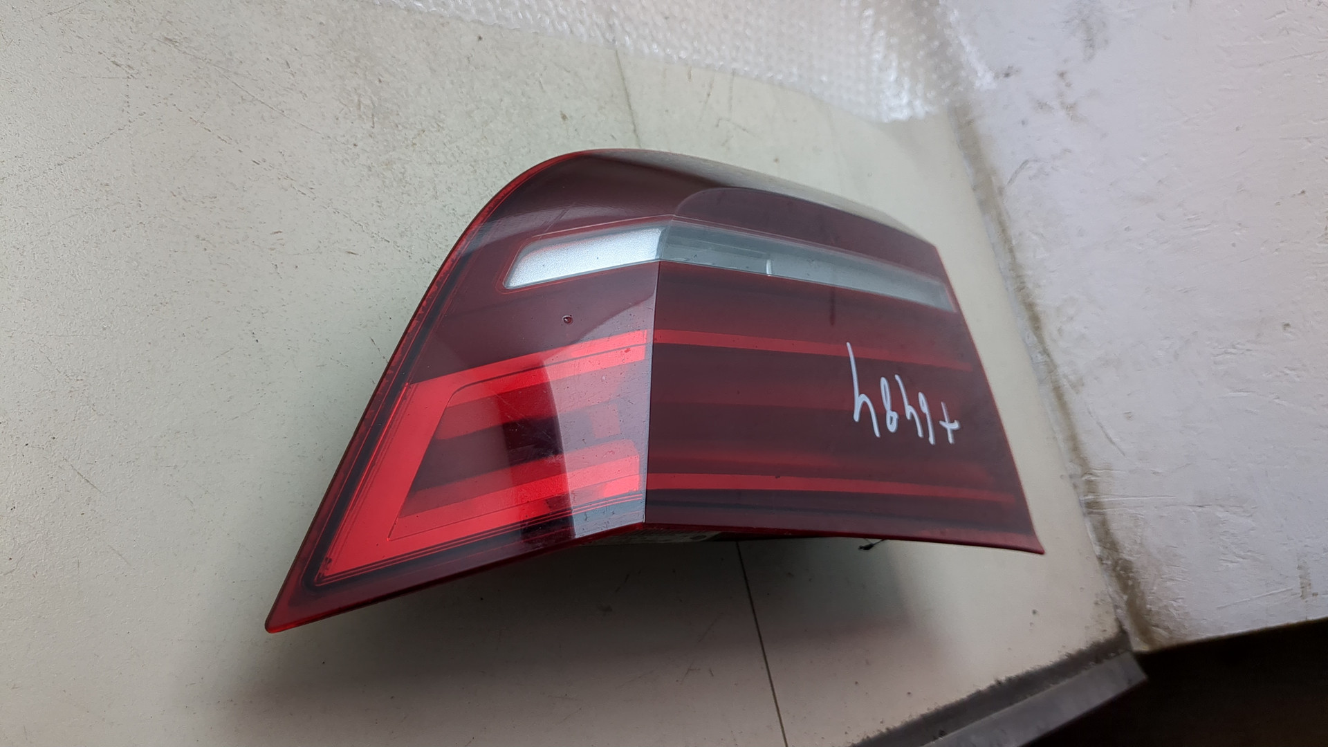 Фонарь задний внутренний левый