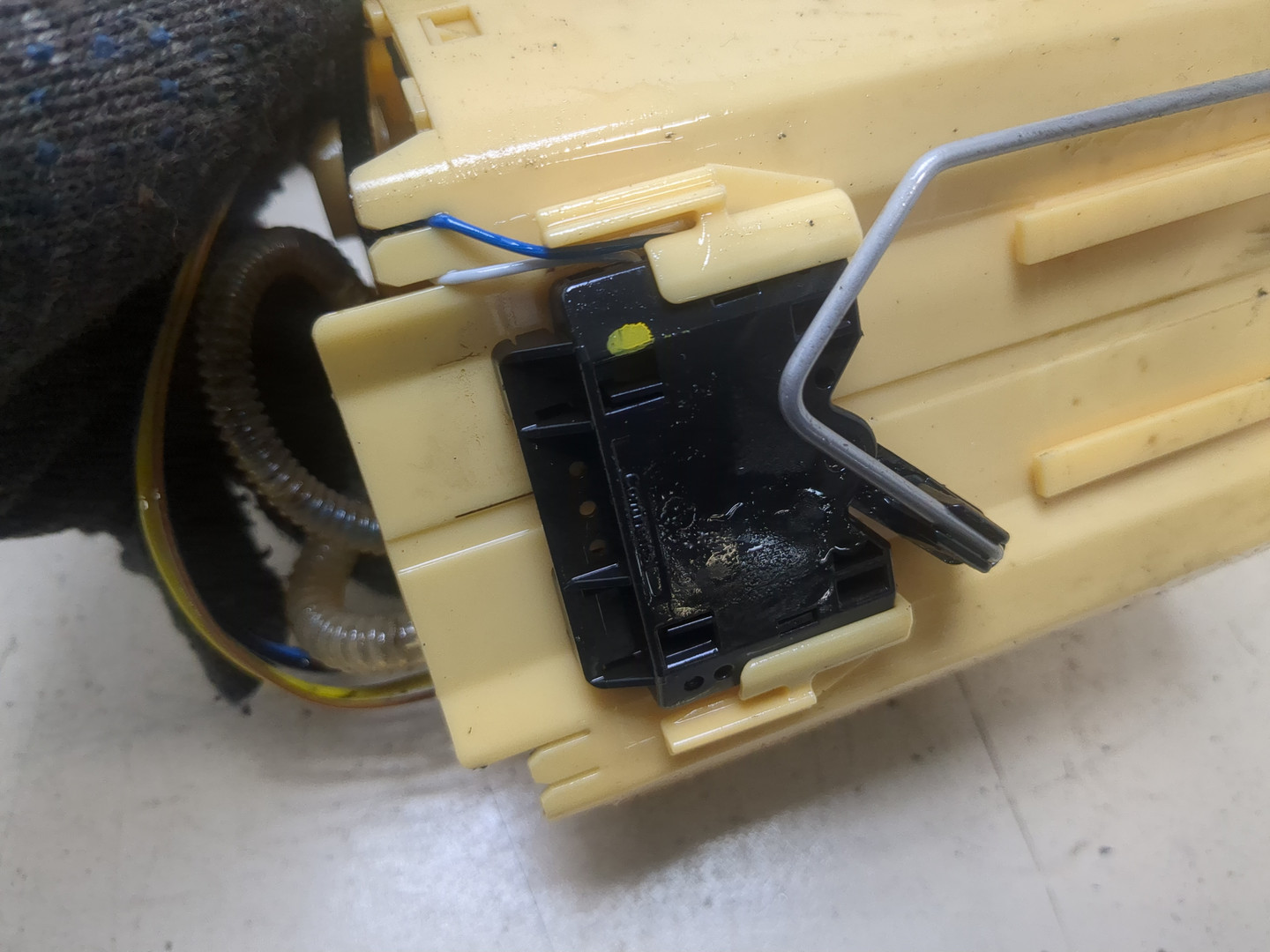 Насос топливный электрический