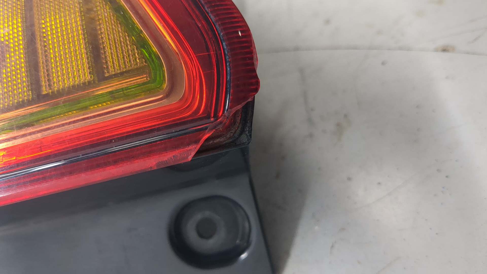 Фонарь задний правый