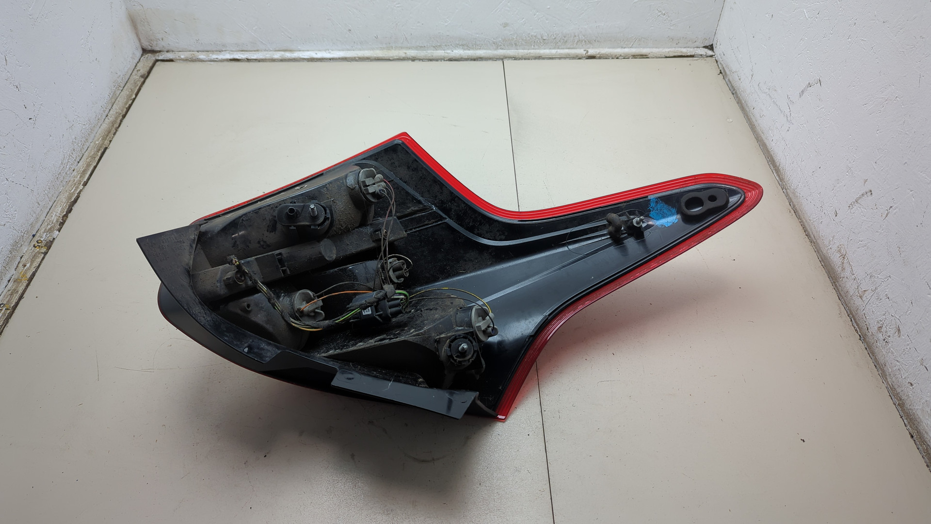 Фонарь задний правый