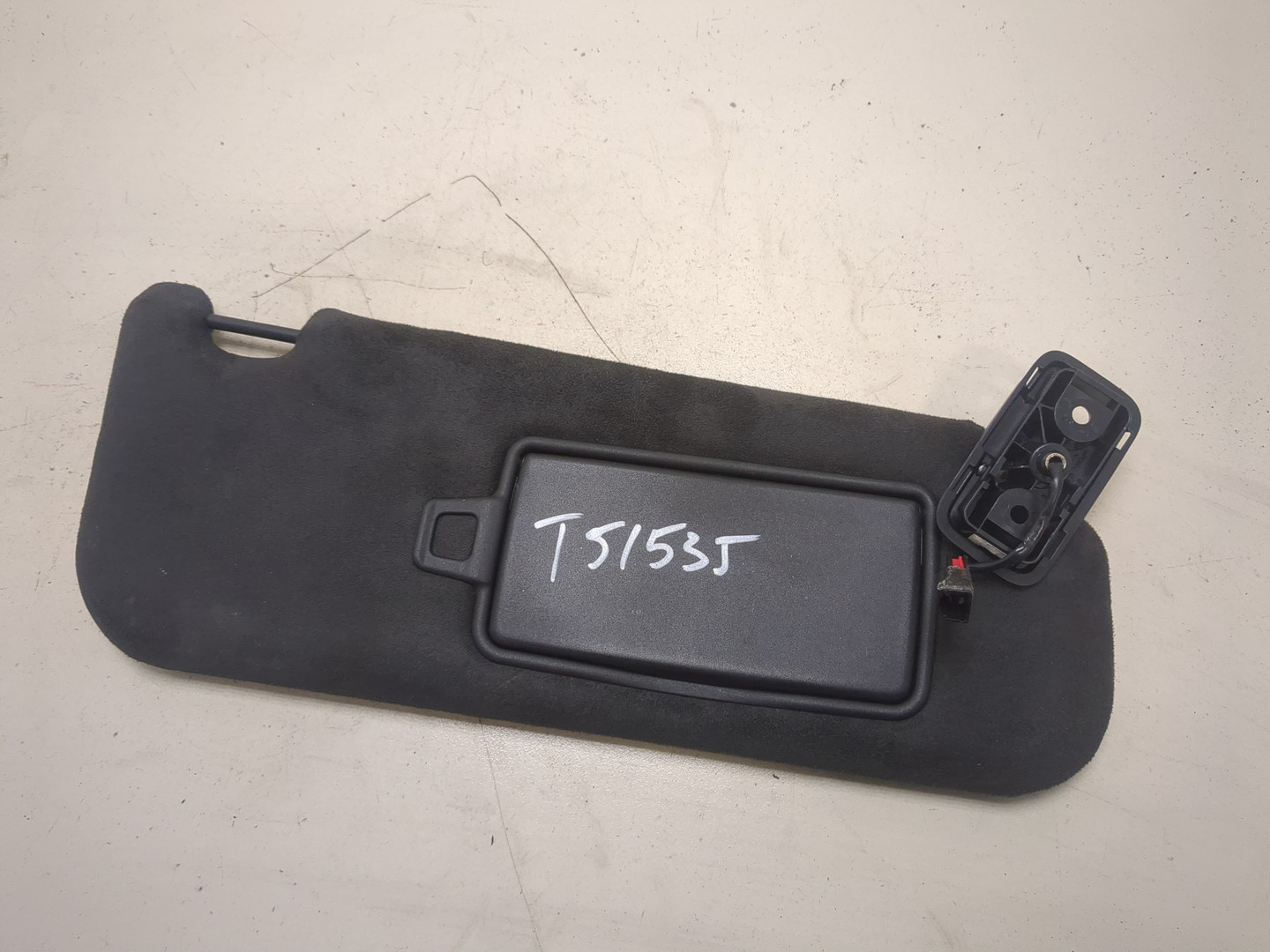 Козырек солнцезащитный