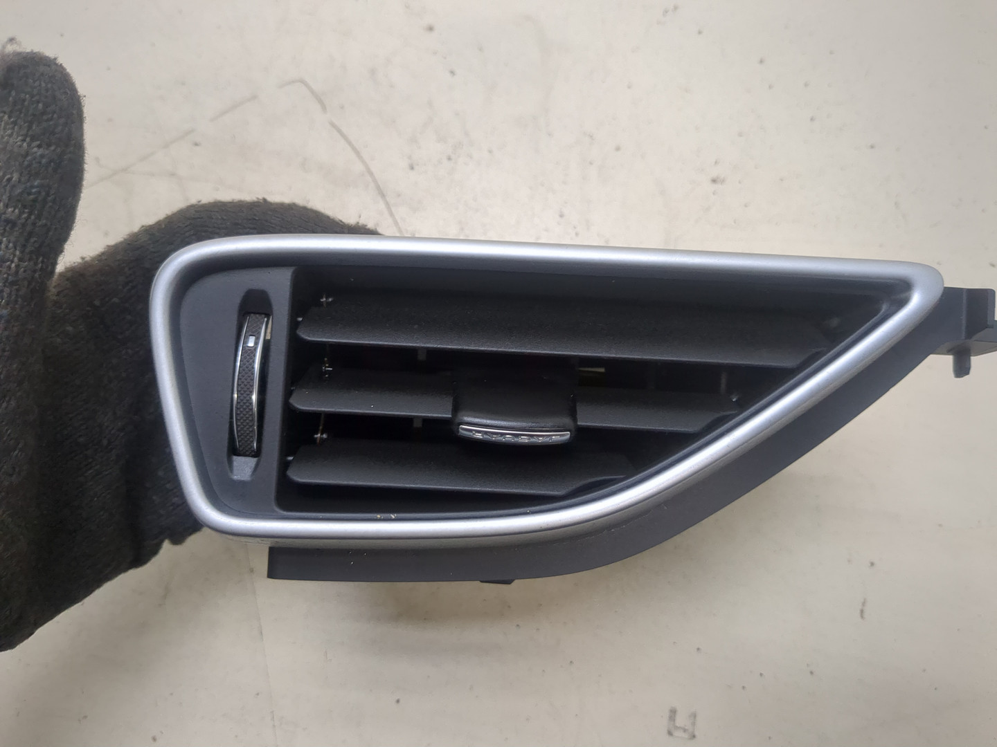 Дефлектор воздушный